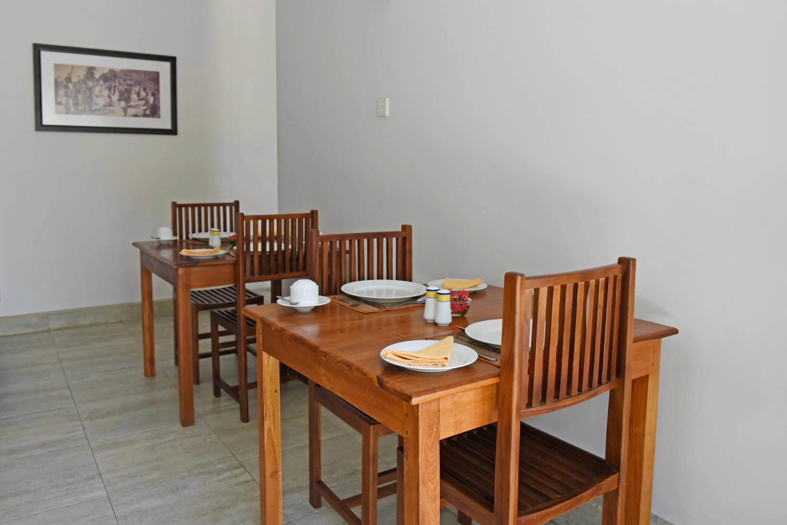 Restaurant/places to eat in The Villa In Lavinia