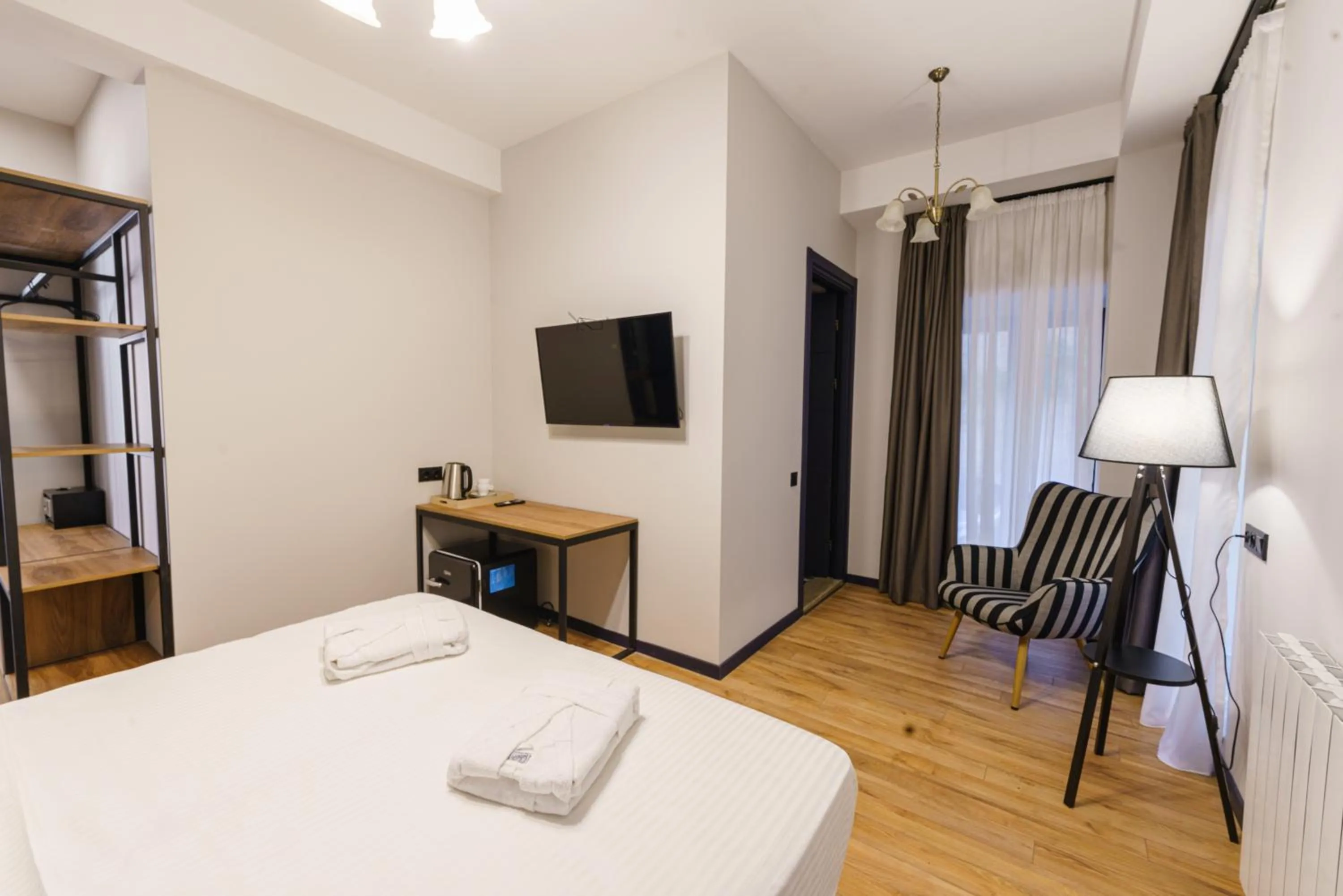 Double or Twin Room in ARAKI Sololaki