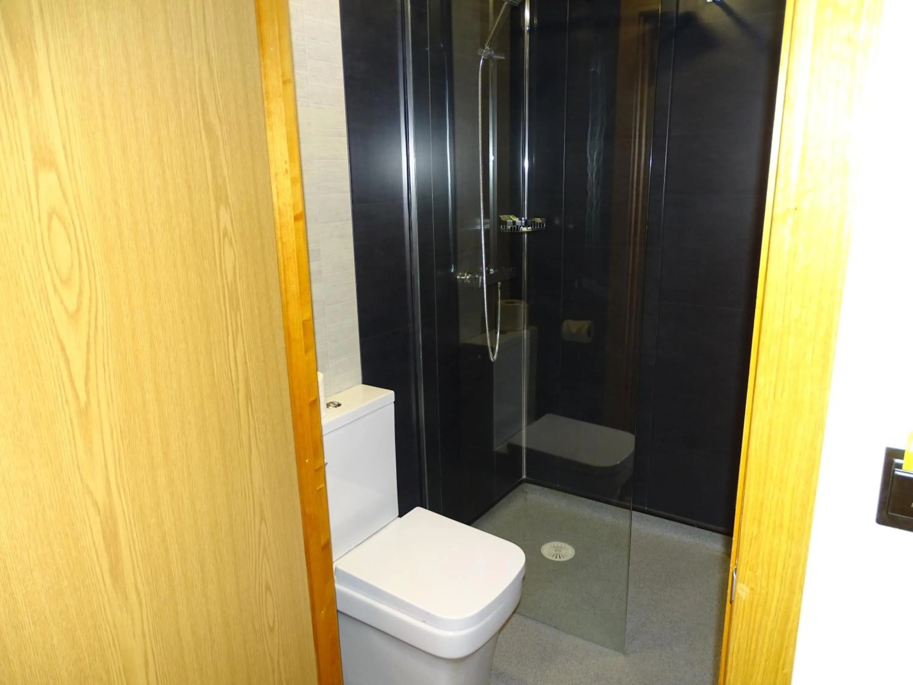 Bathroom in Oddfellows Hotel