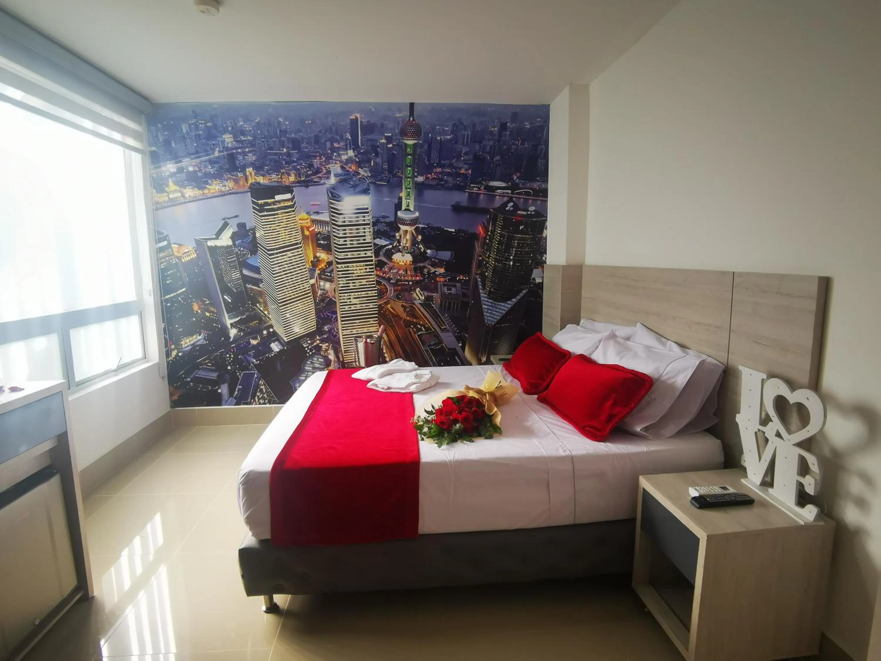 Photo of the whole room, Bed in Hotel Lleras Express