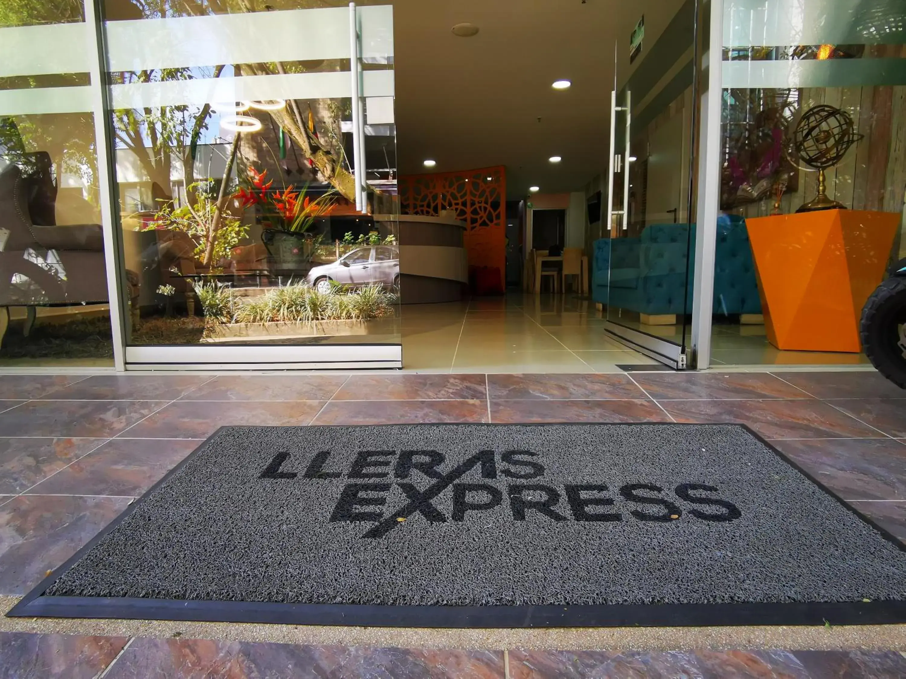 Lobby or reception in Hotel Lleras Express Lobby or reception in Hotel Lleras Express