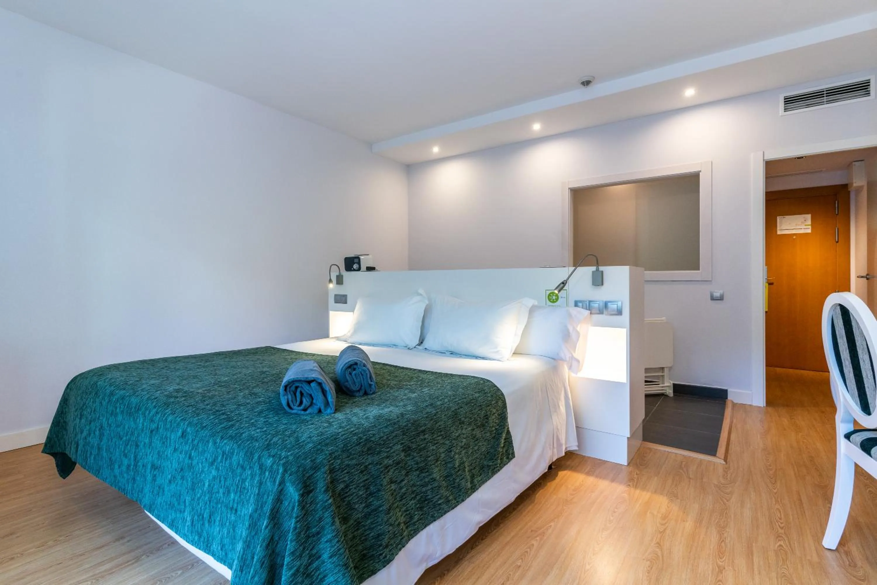 Photo of the whole room, Bed in ARTIEM Audax - Adults Only