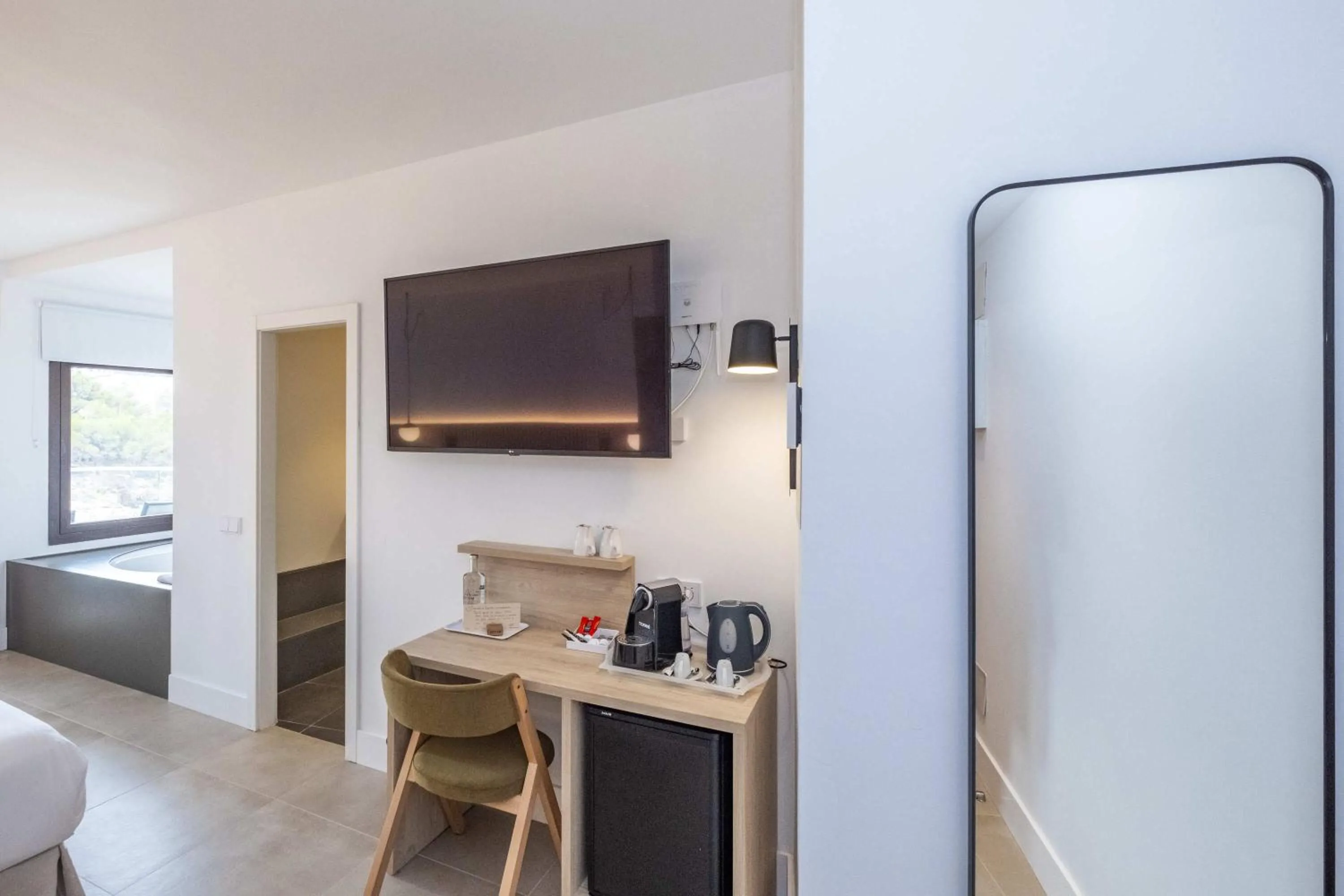 TV and multimedia in ARTIEM Audax - Adults Only