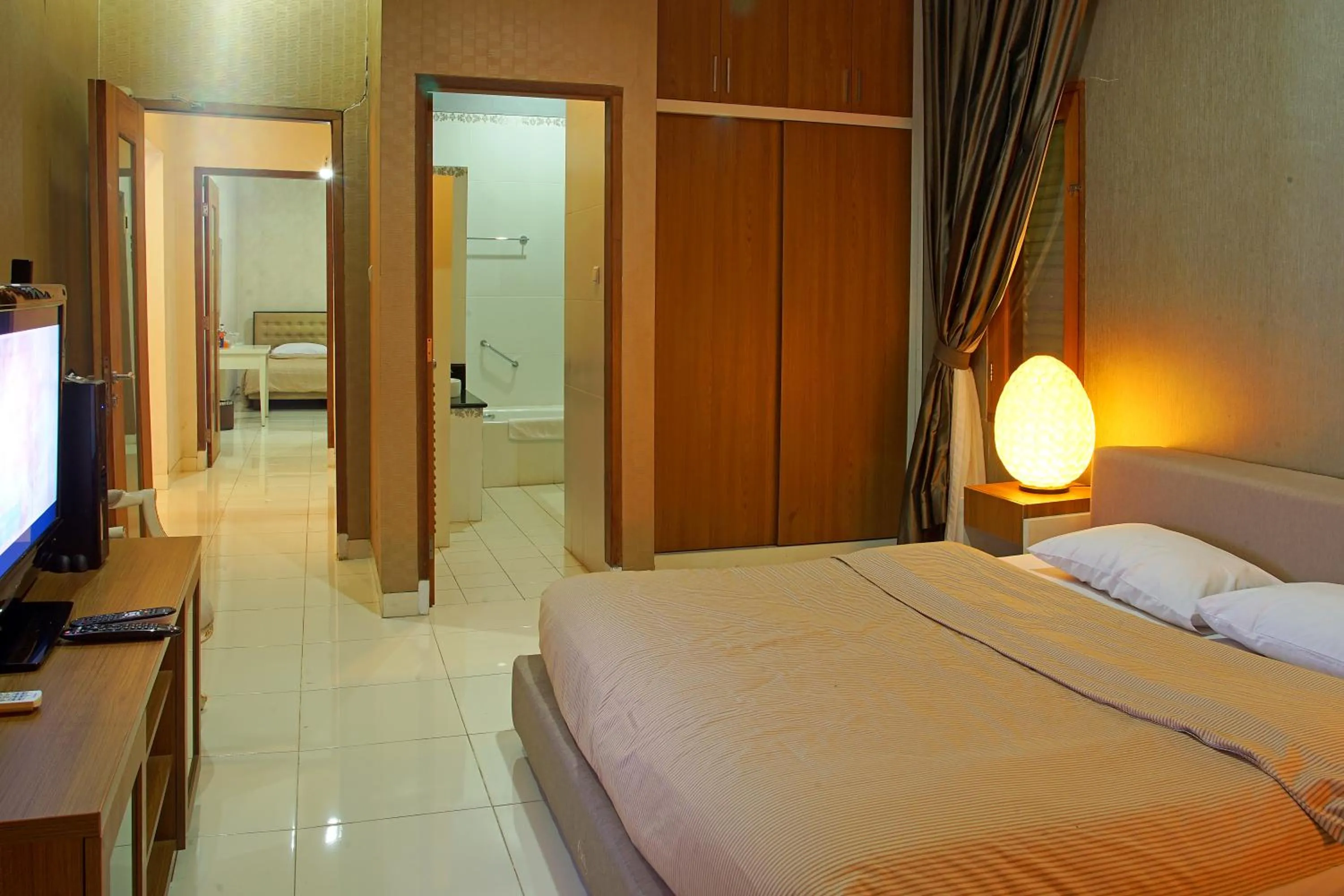 Bed in Resort Prima Sangkanhurip