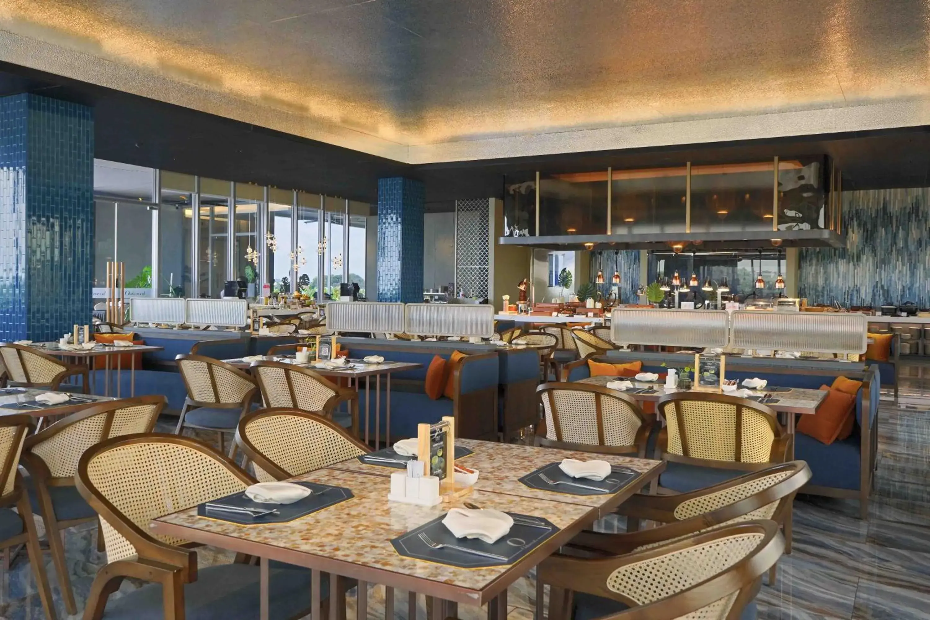 Restaurant/places to eat in Oakwood Hotel & Apartments Grand Batam Restaurant/places to eat in Oakwood Hotel & Apartments Grand Batam