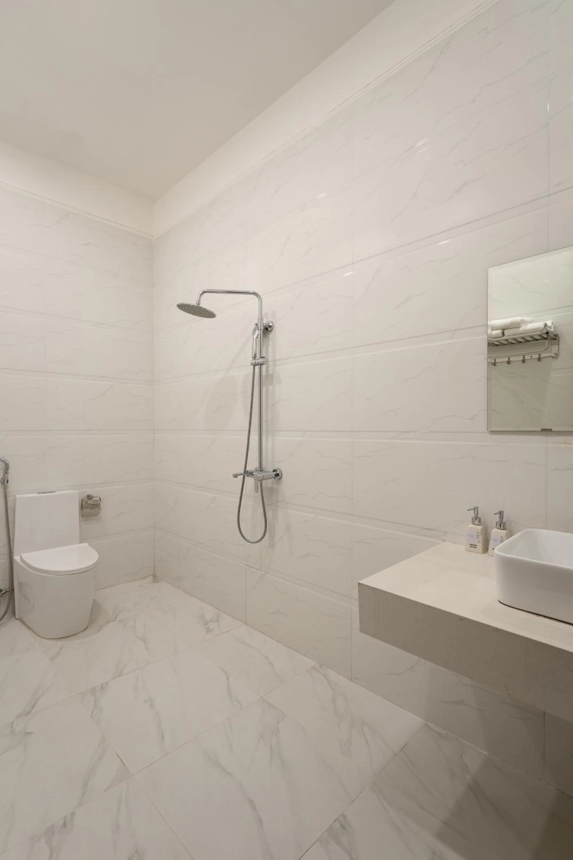 Shower in The Manor Villas Da Lat