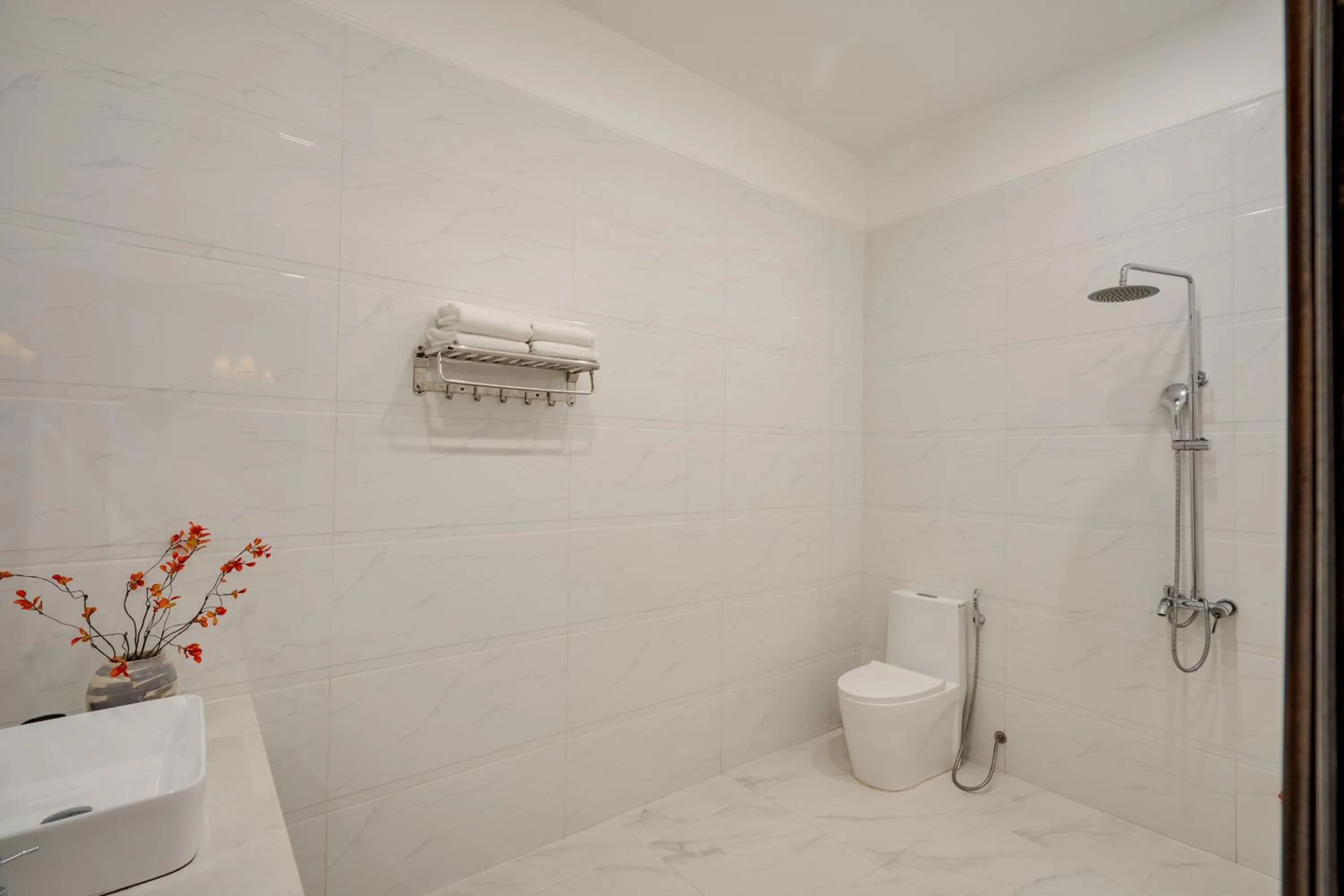 Toilet in The Manor Villas Da Lat