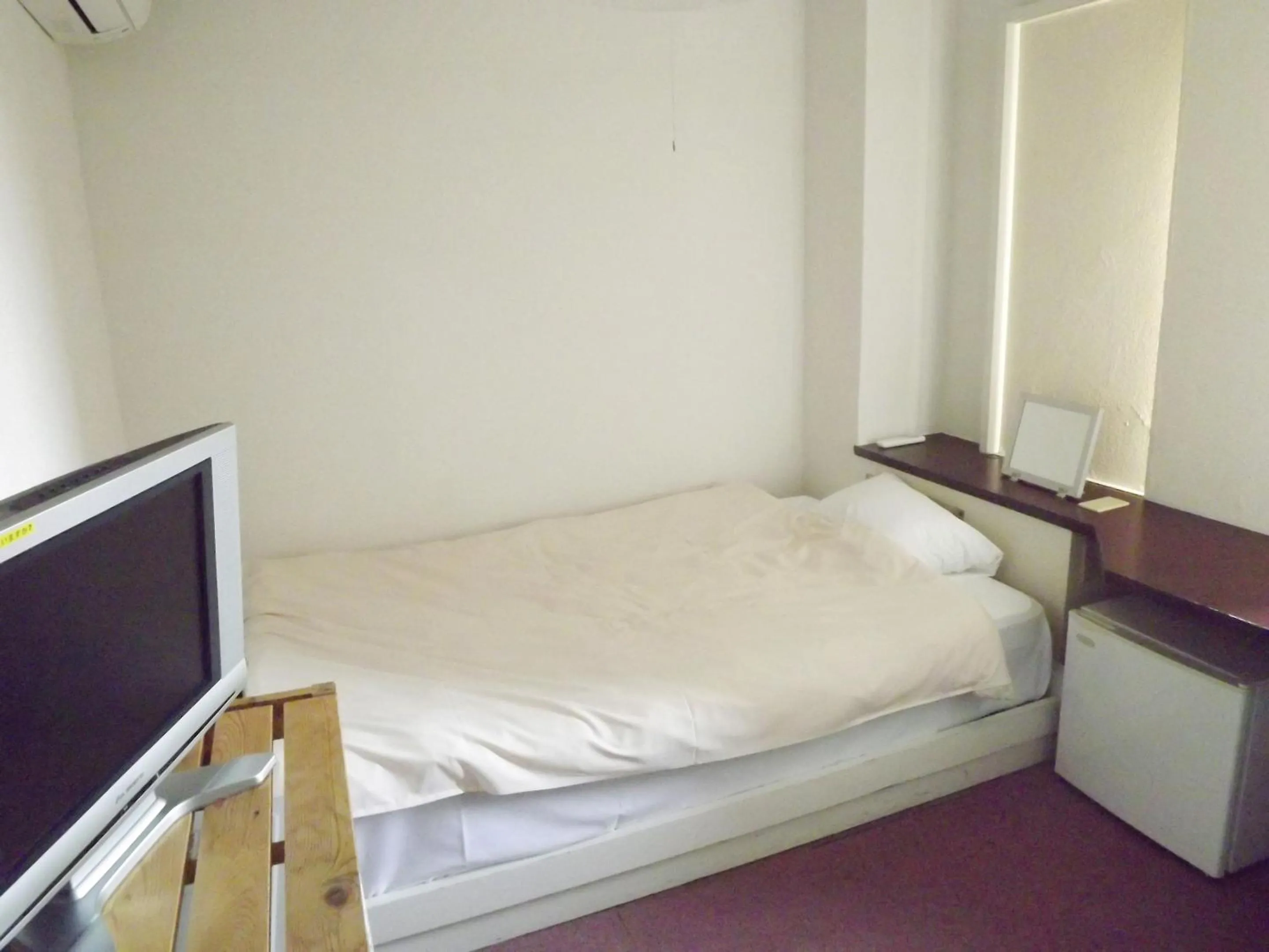 Rakuda Hotel Jingu