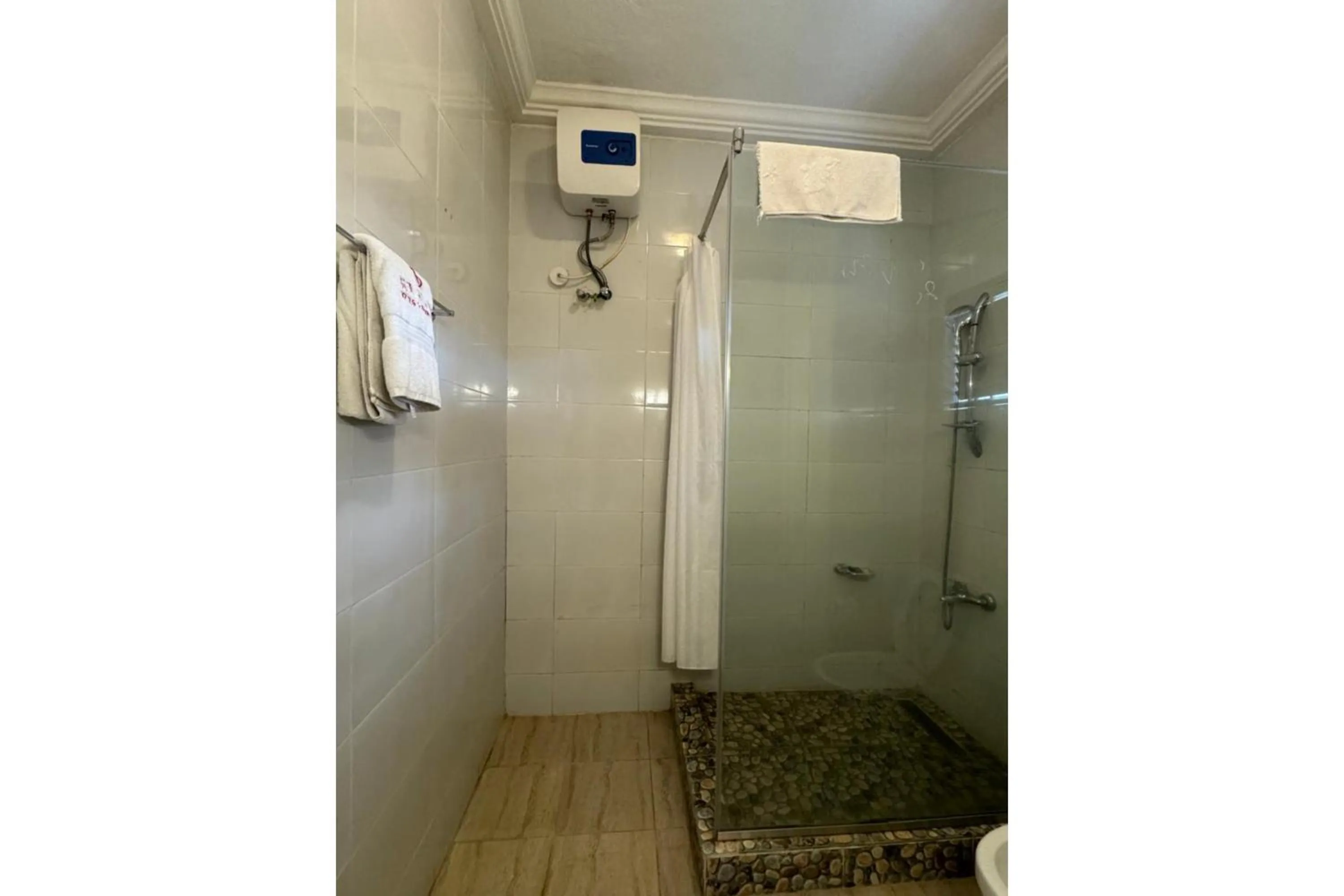 Shower in Sun Heaven Hotel & Resort Abuja