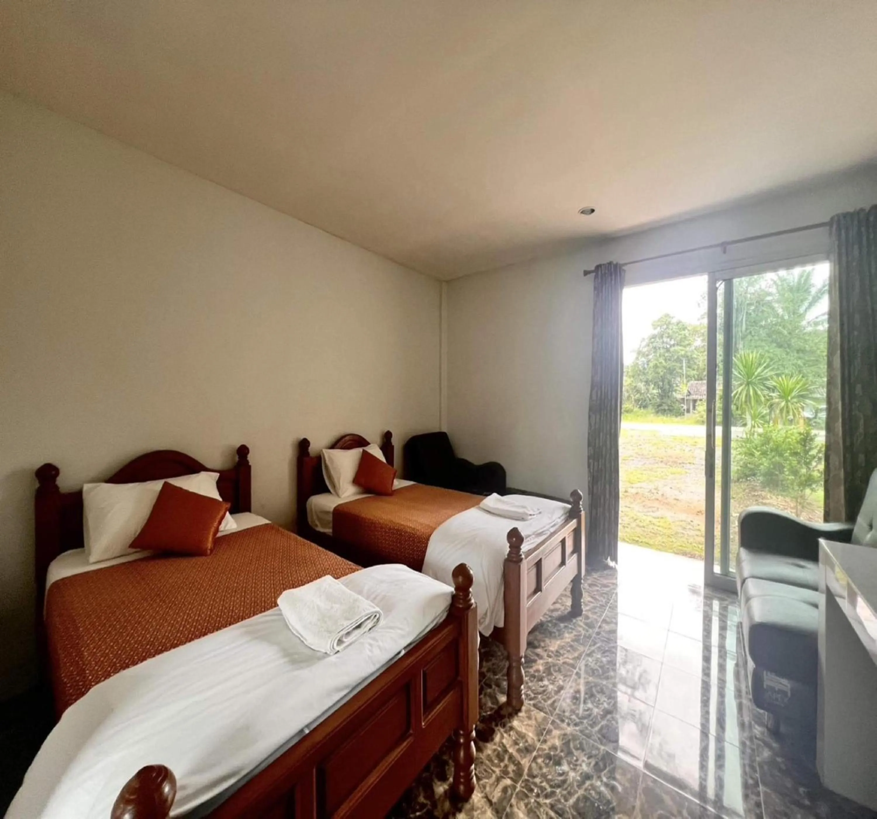 Bedroom, Bed in OYO 75517 Mananchaya Resort