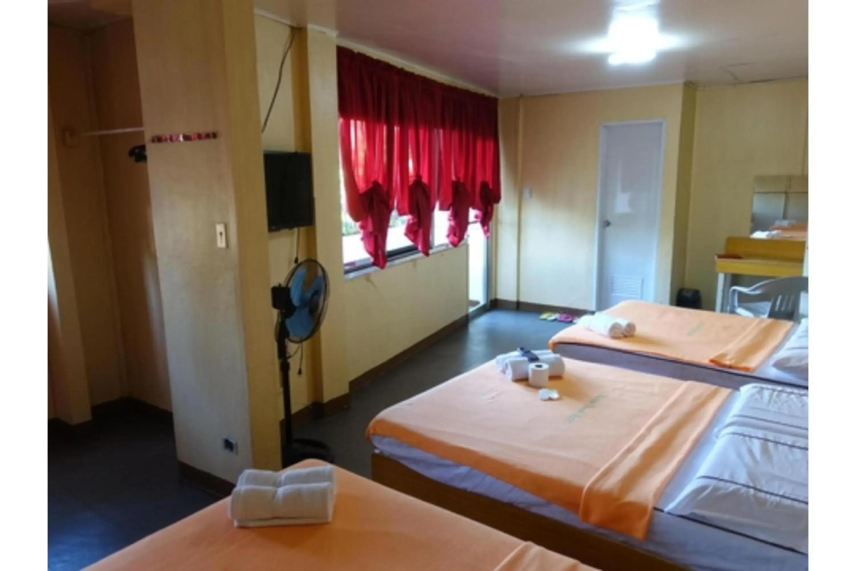 Photo of the whole room, Bed in Marian Kisad Hotel Photo of the whole room, Bed in Marian Kisad Hotel