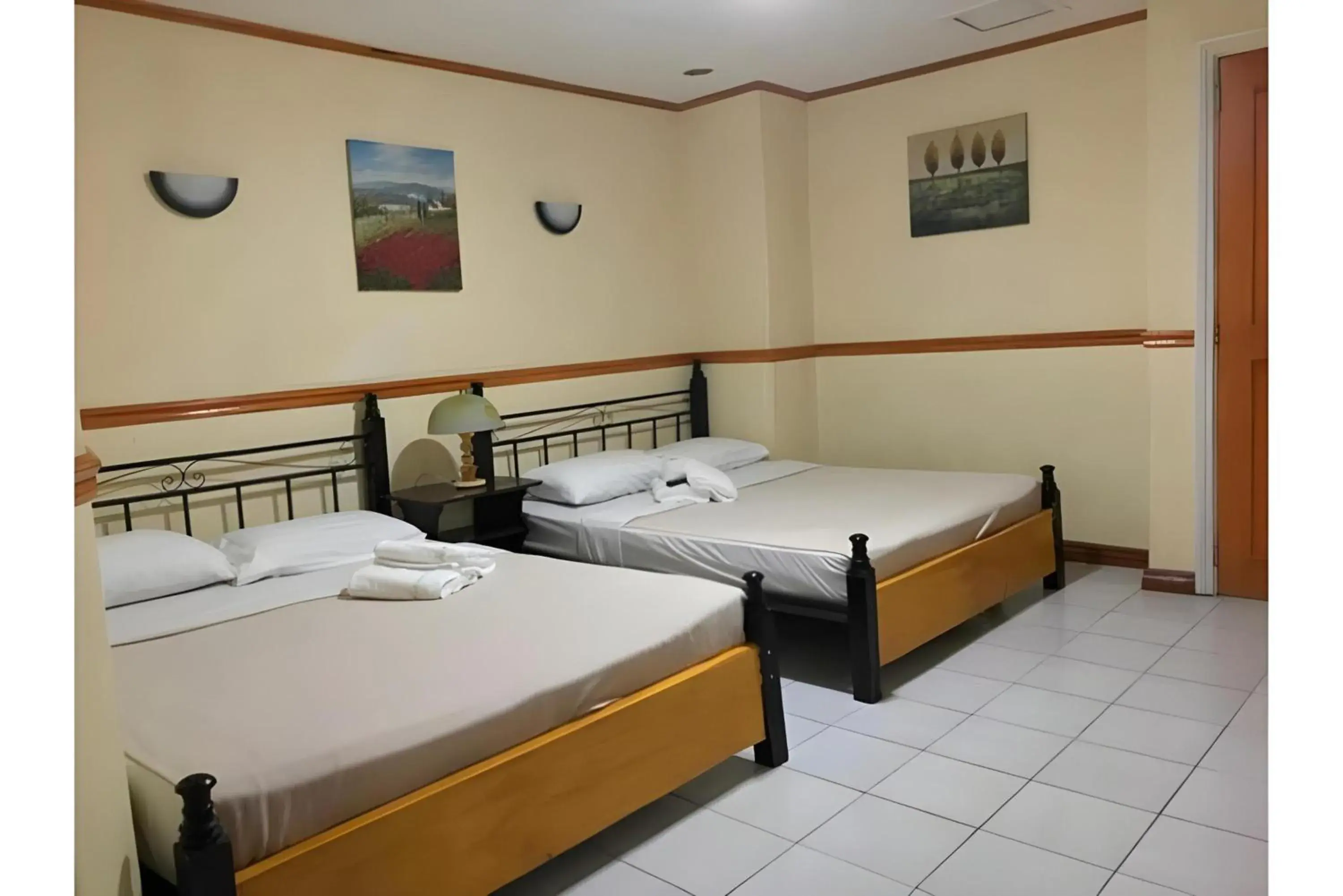 Photo of the whole room, Bed in Marian Kisad Hotel Photo of the whole room, Bed in Marian Kisad Hotel