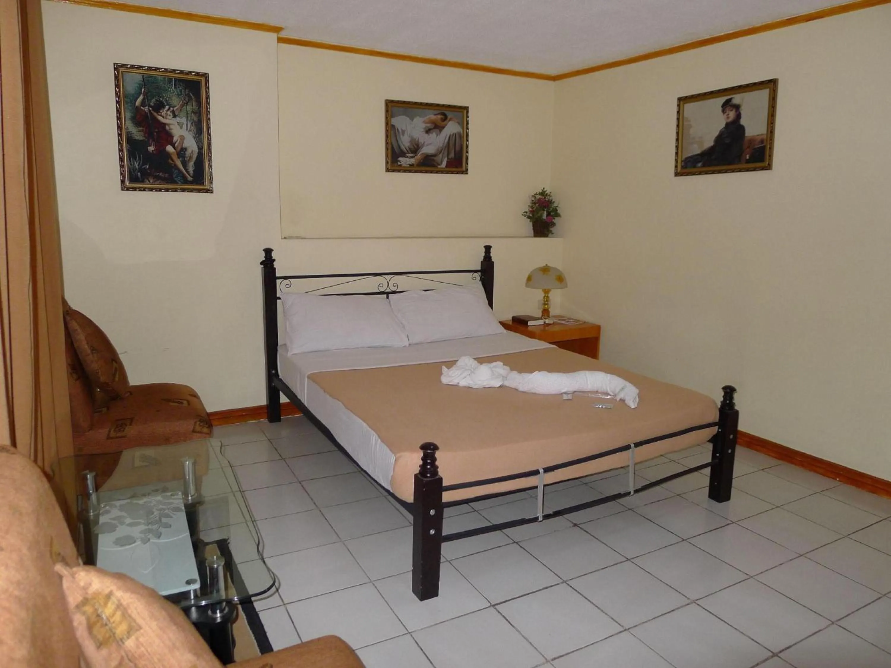 Photo of the whole room, Bed in Marian Palazz Hotel