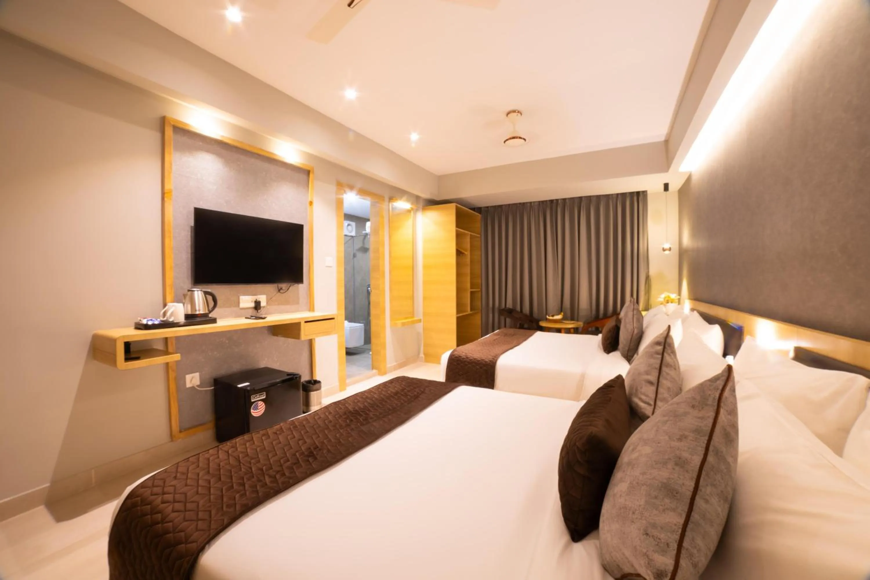 TV and multimedia, Bed in NORTHIN Hotel Kolkata Airport