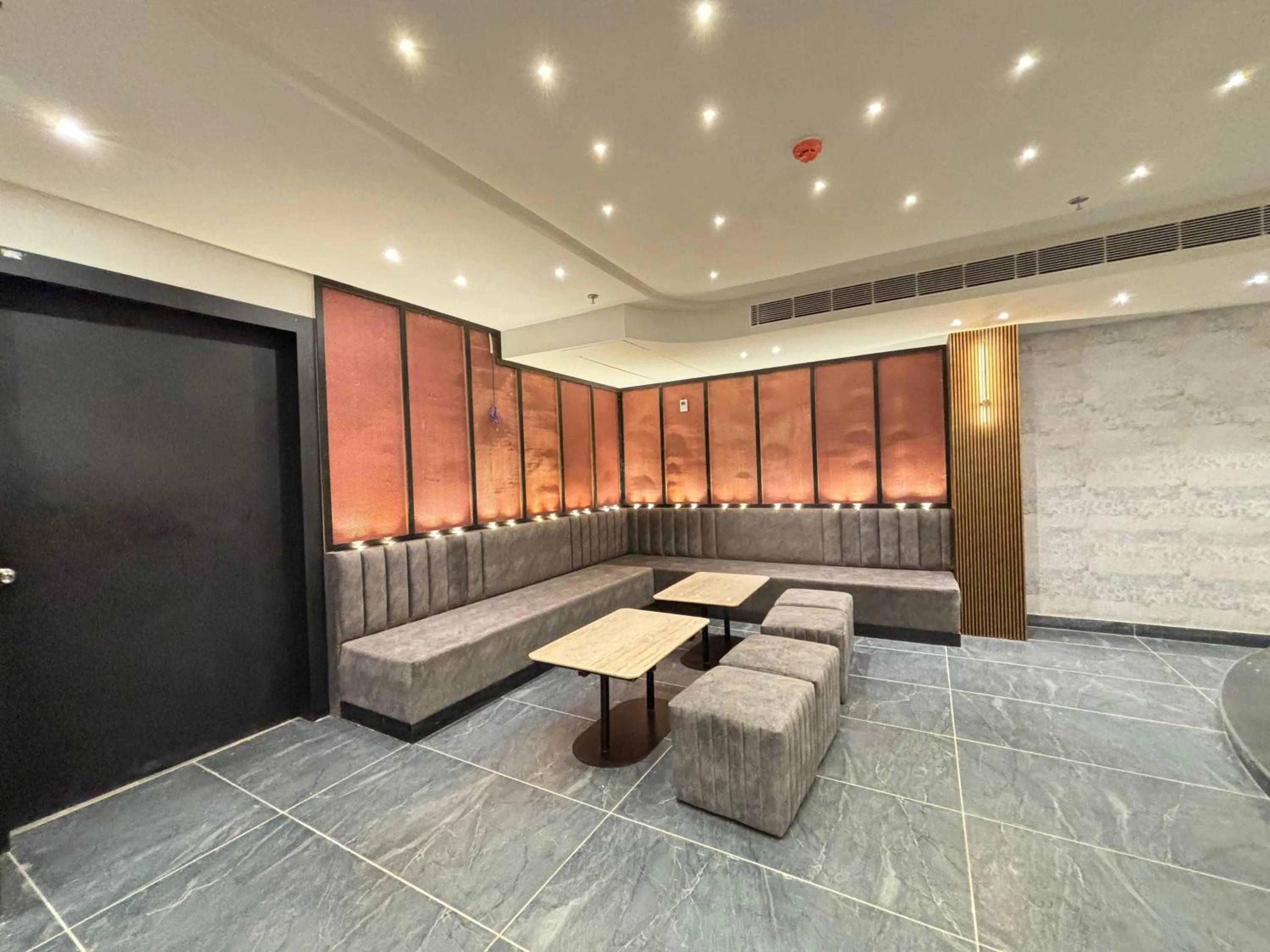 Lounge or bar in NORTHIN Hotel Kolkata Airport