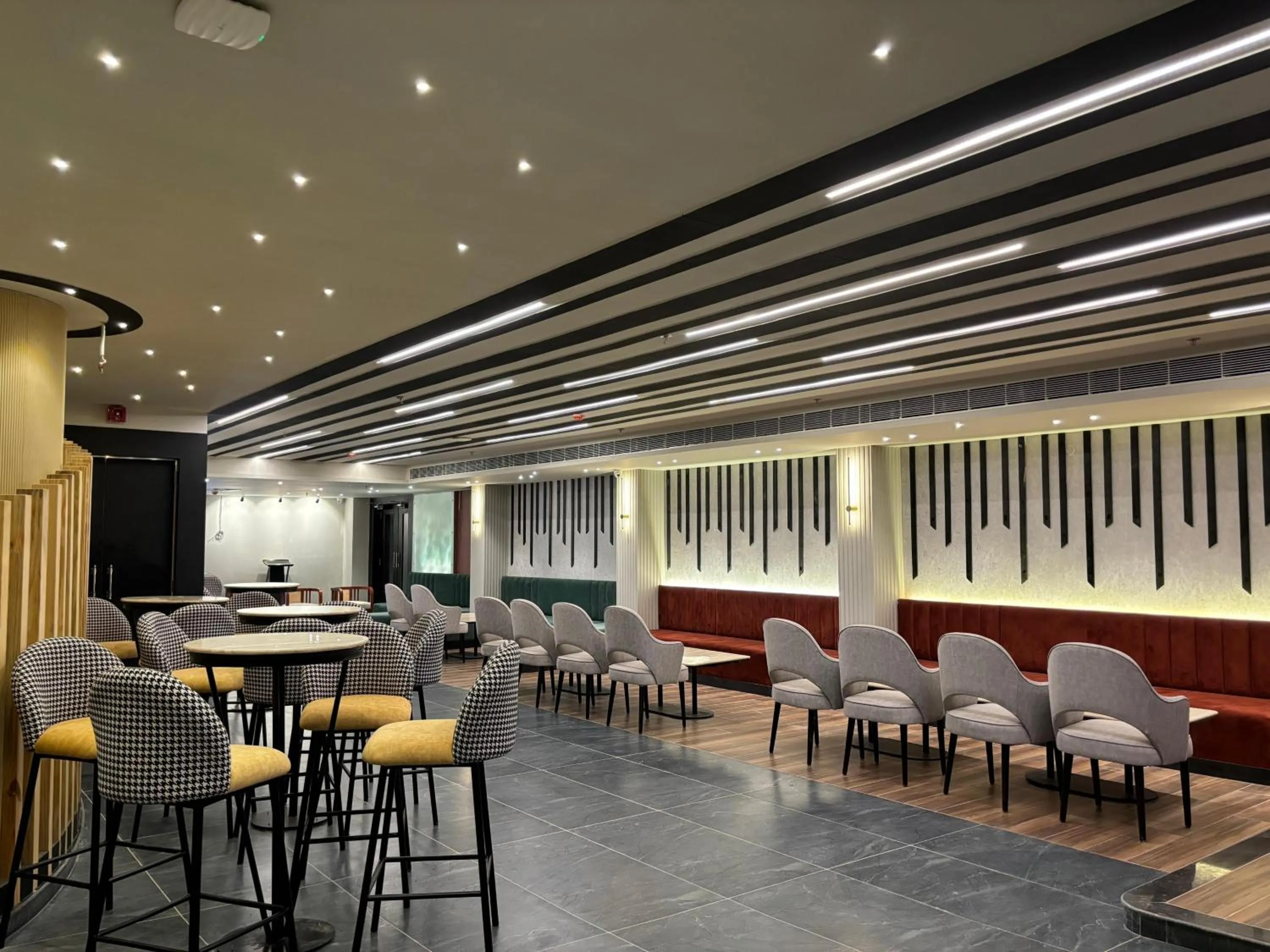 Lounge or bar in NORTHIN Hotel Kolkata Airport