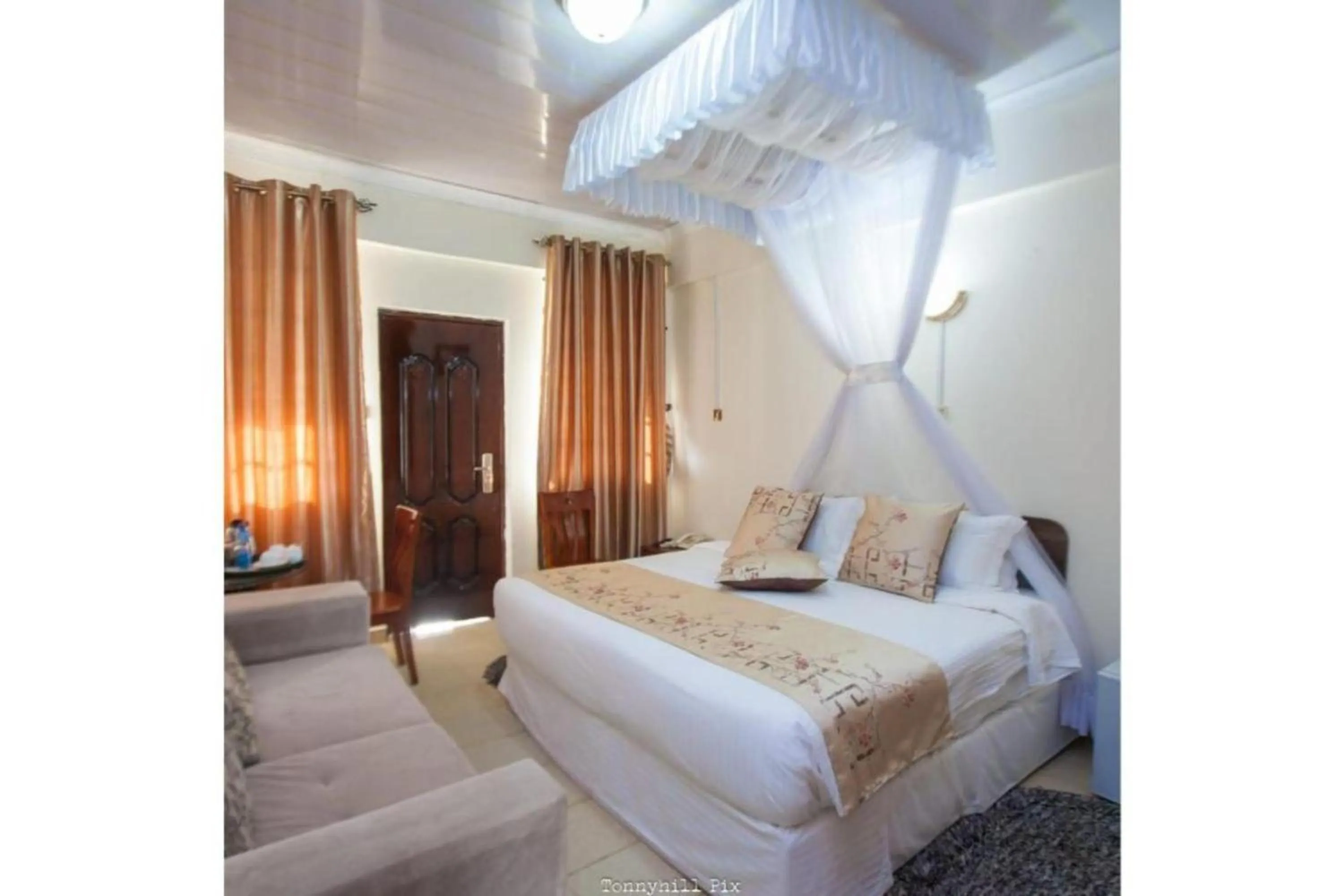 Bed in Parkview Safari Hotel & Apartments