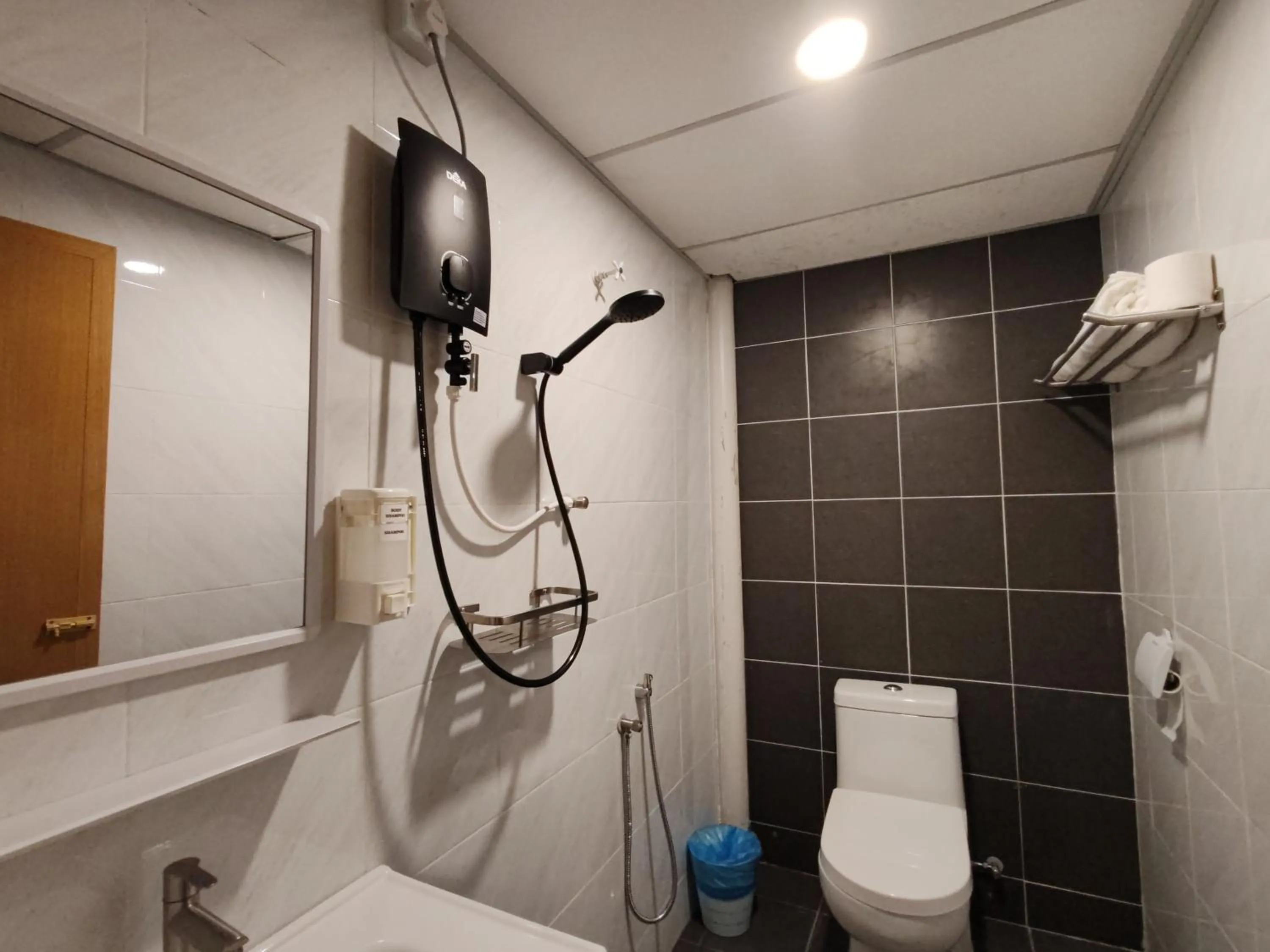 Toilet in Songtam Hotel