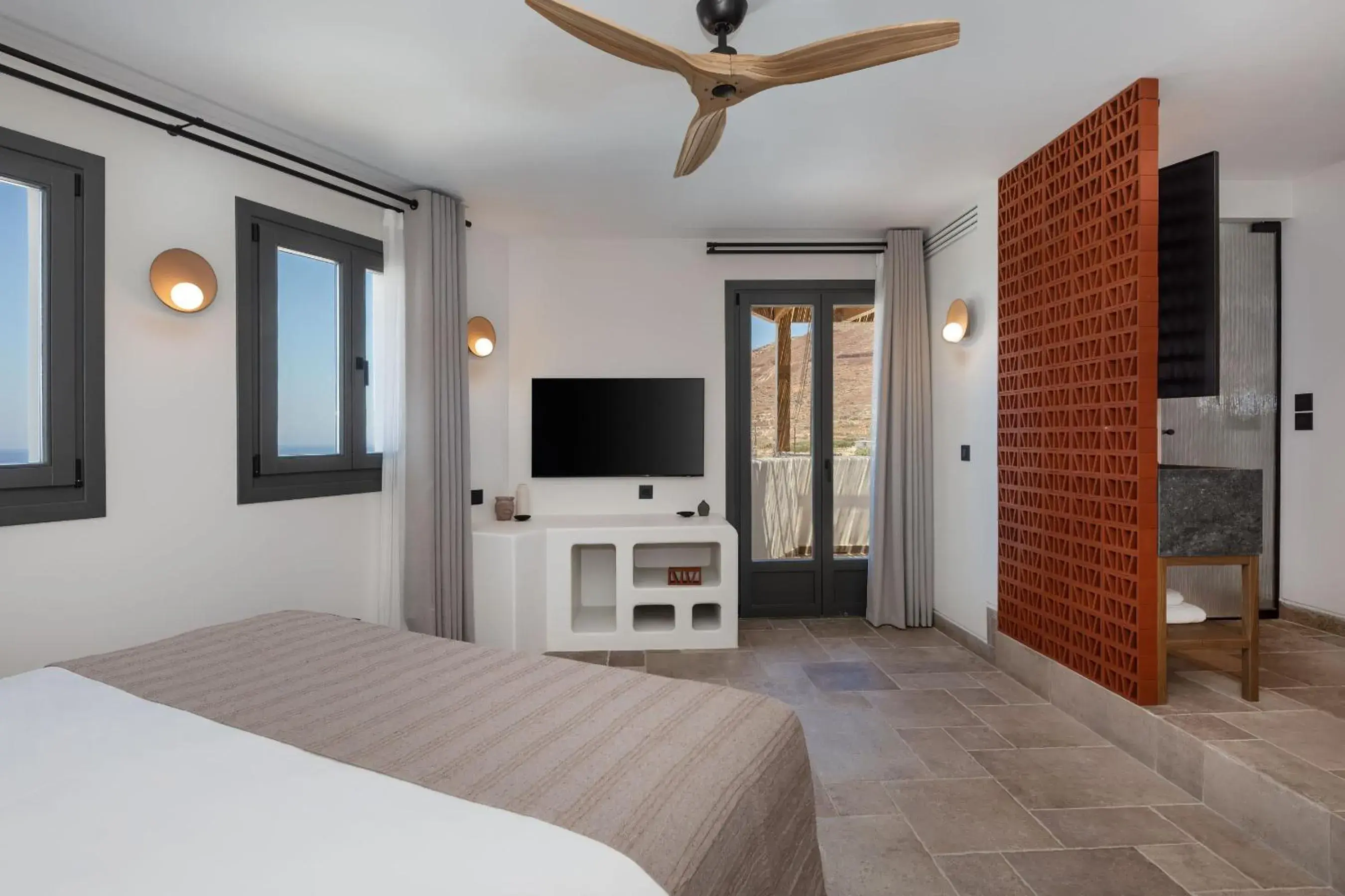 Executive room with outdoor private heated jetted tub and sea view in Klοstrá Executive room with outdoor private heated jetted tub and sea view in Klοstrá