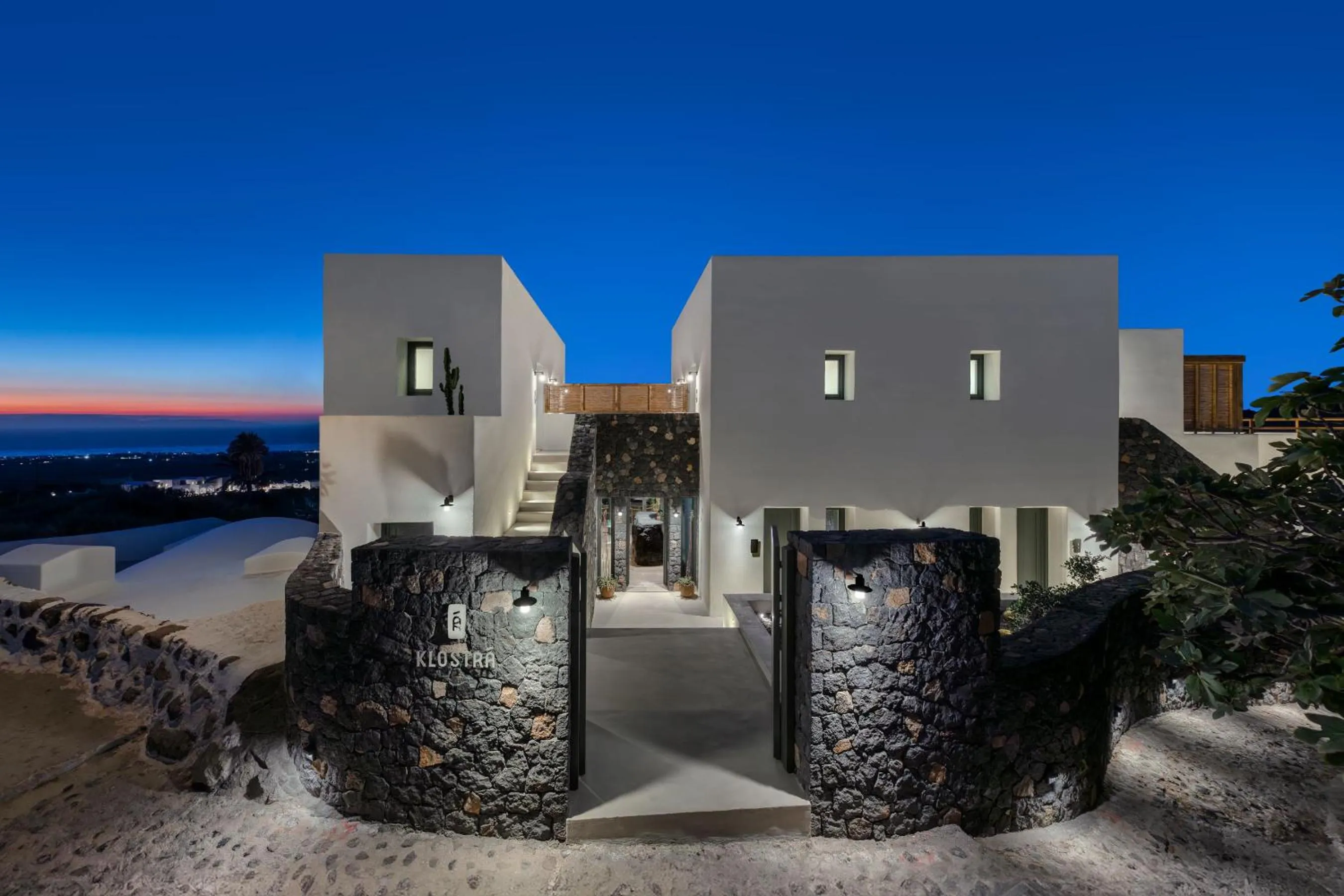 Property building in Klοstrá