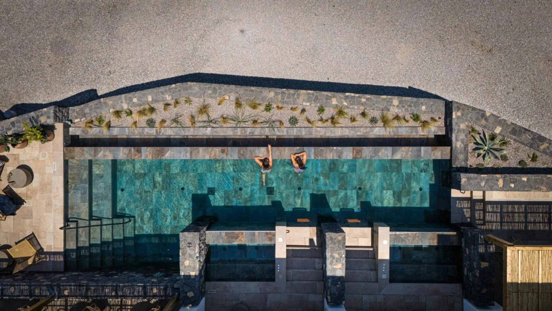 Swimming pool in Klοstrá