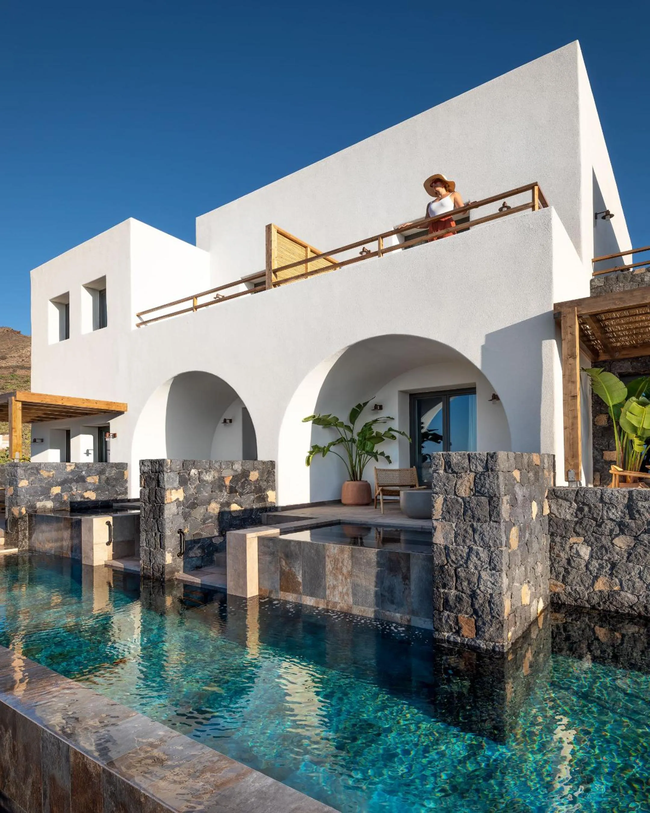 Property building in Klοstrá