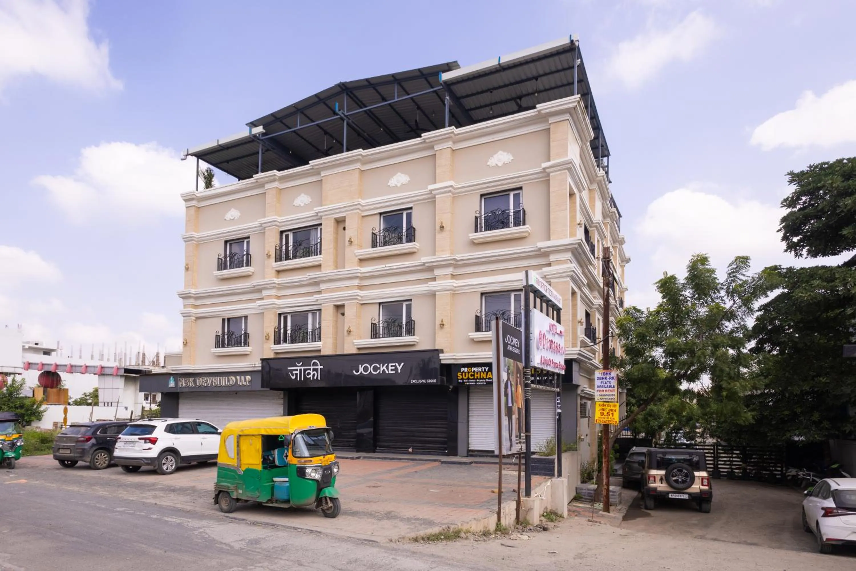 Pravasa Stay Near Luv Kush Square