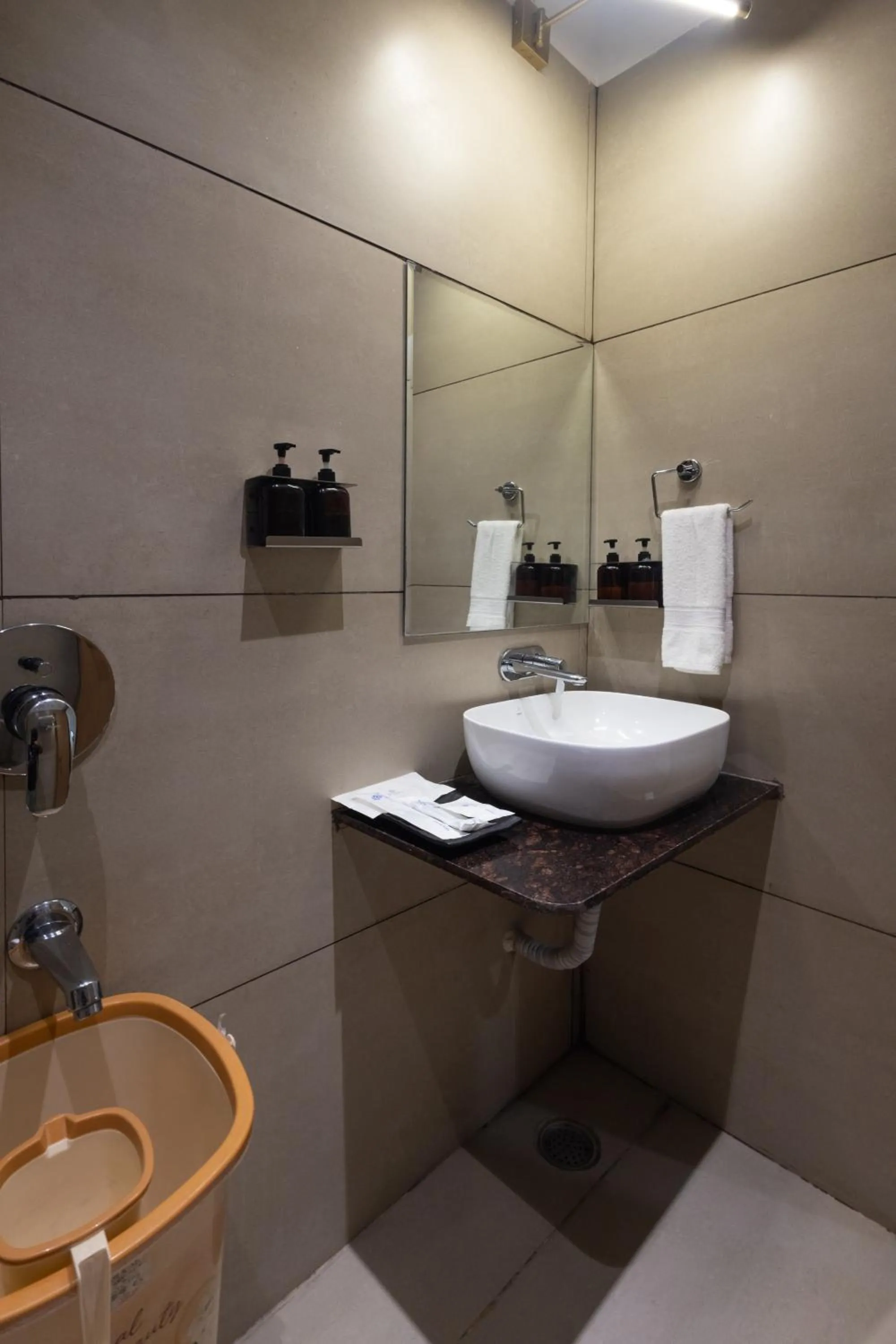 Pravasa Stay Near Luv Kush Square