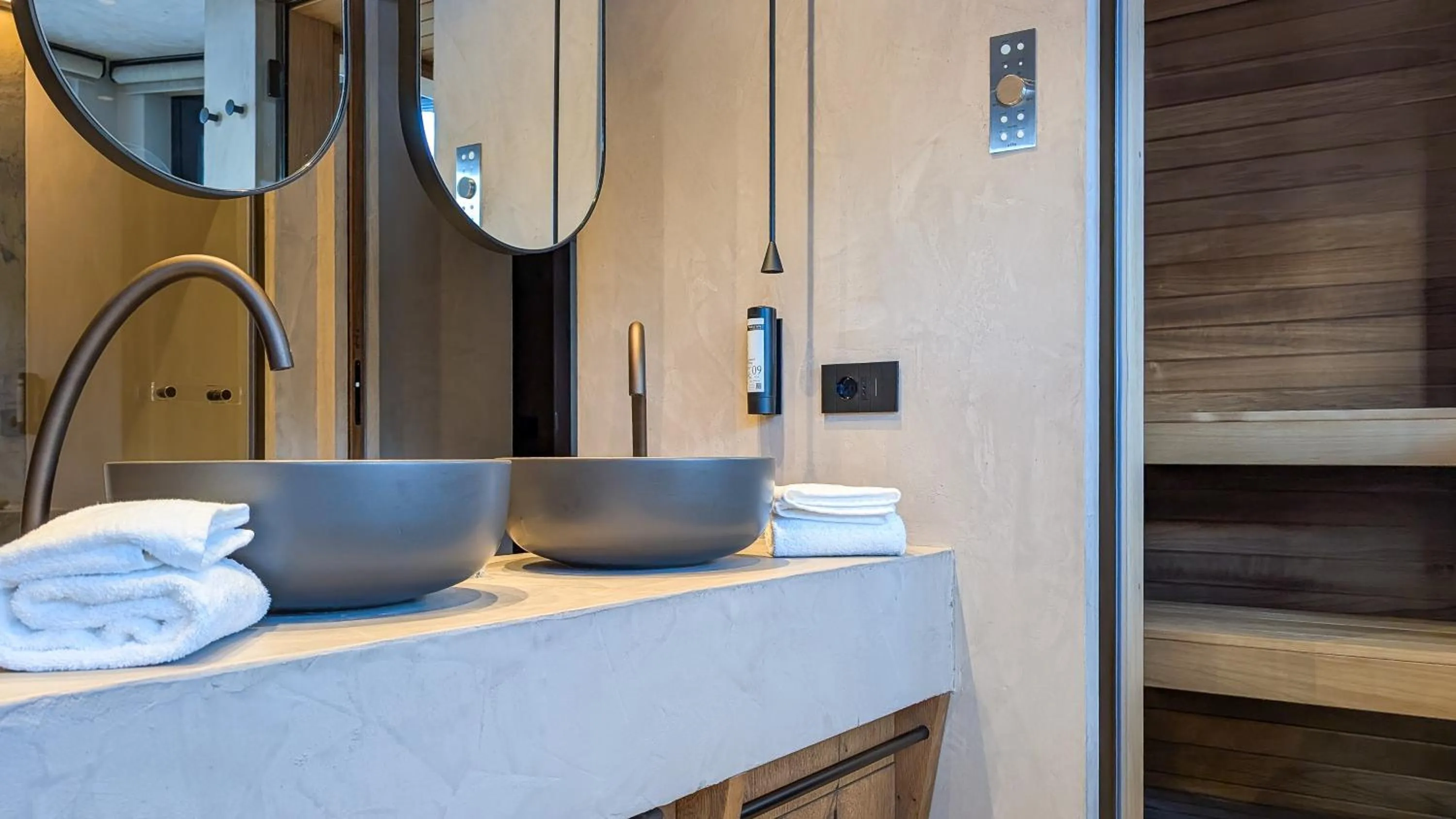 Bathroom in Mohe Boutique Hotel