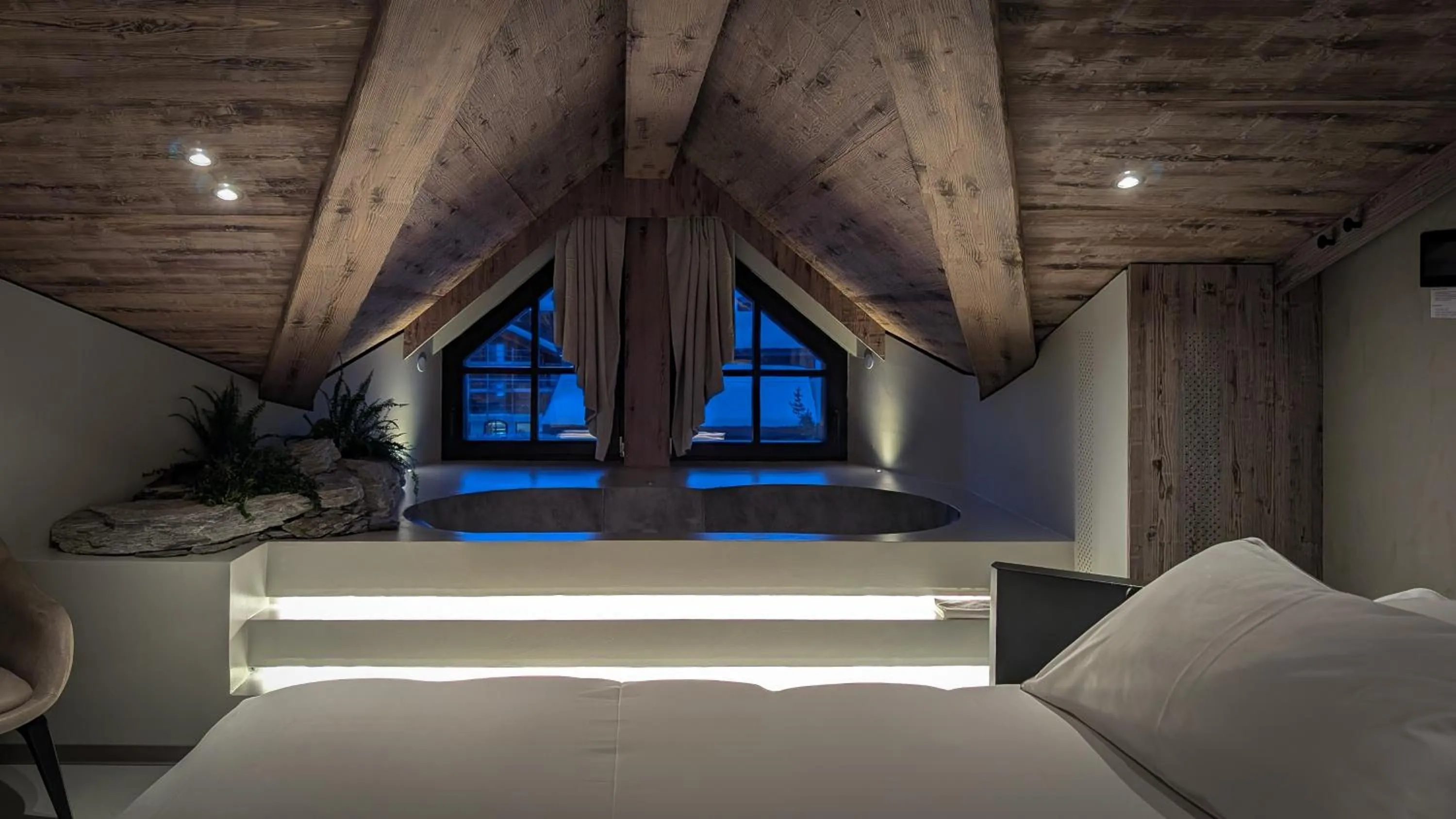 Photo of the whole room, Bed in Mohe Boutique Hotel