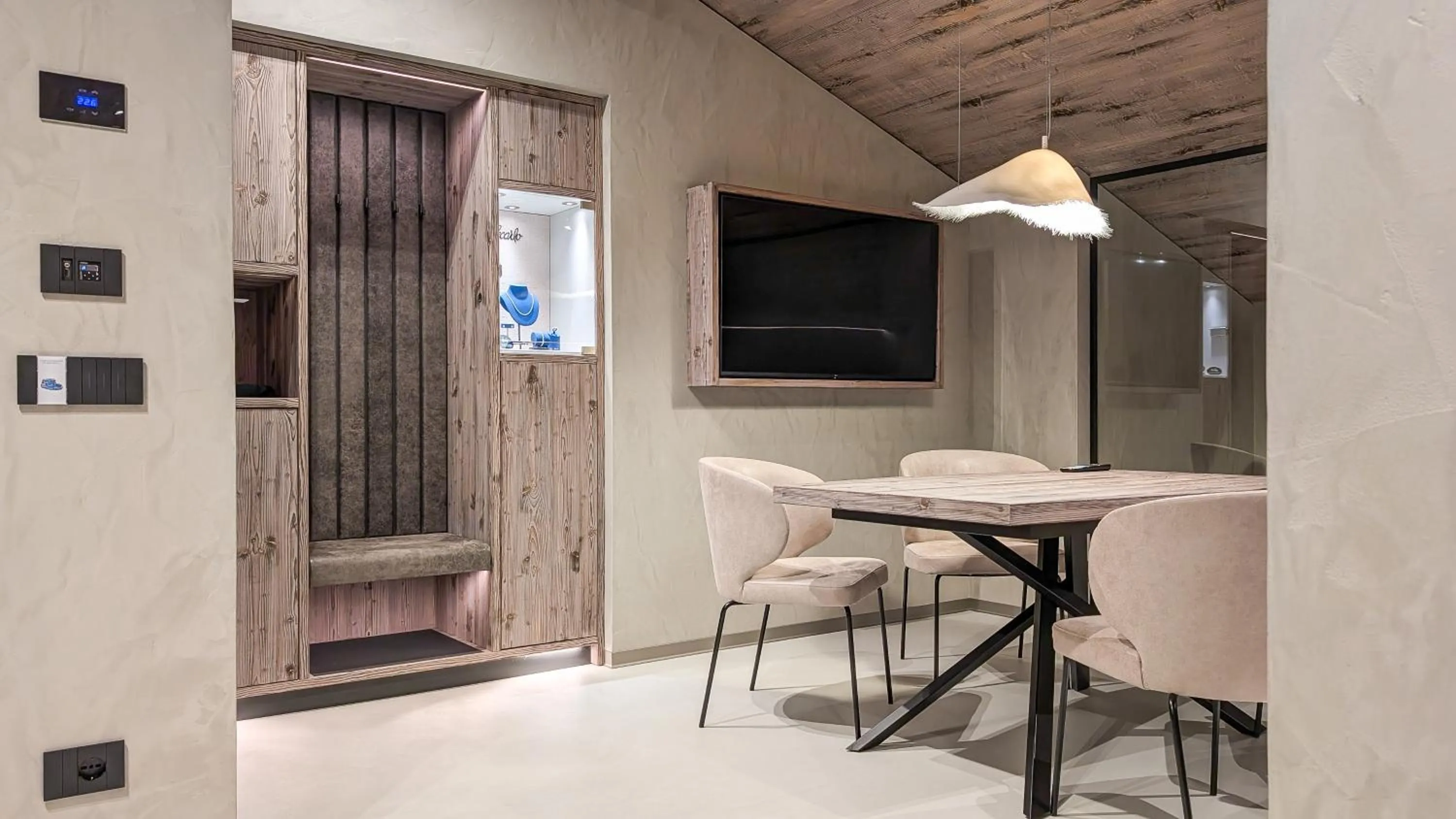 TV and multimedia in Mohe Boutique Hotel