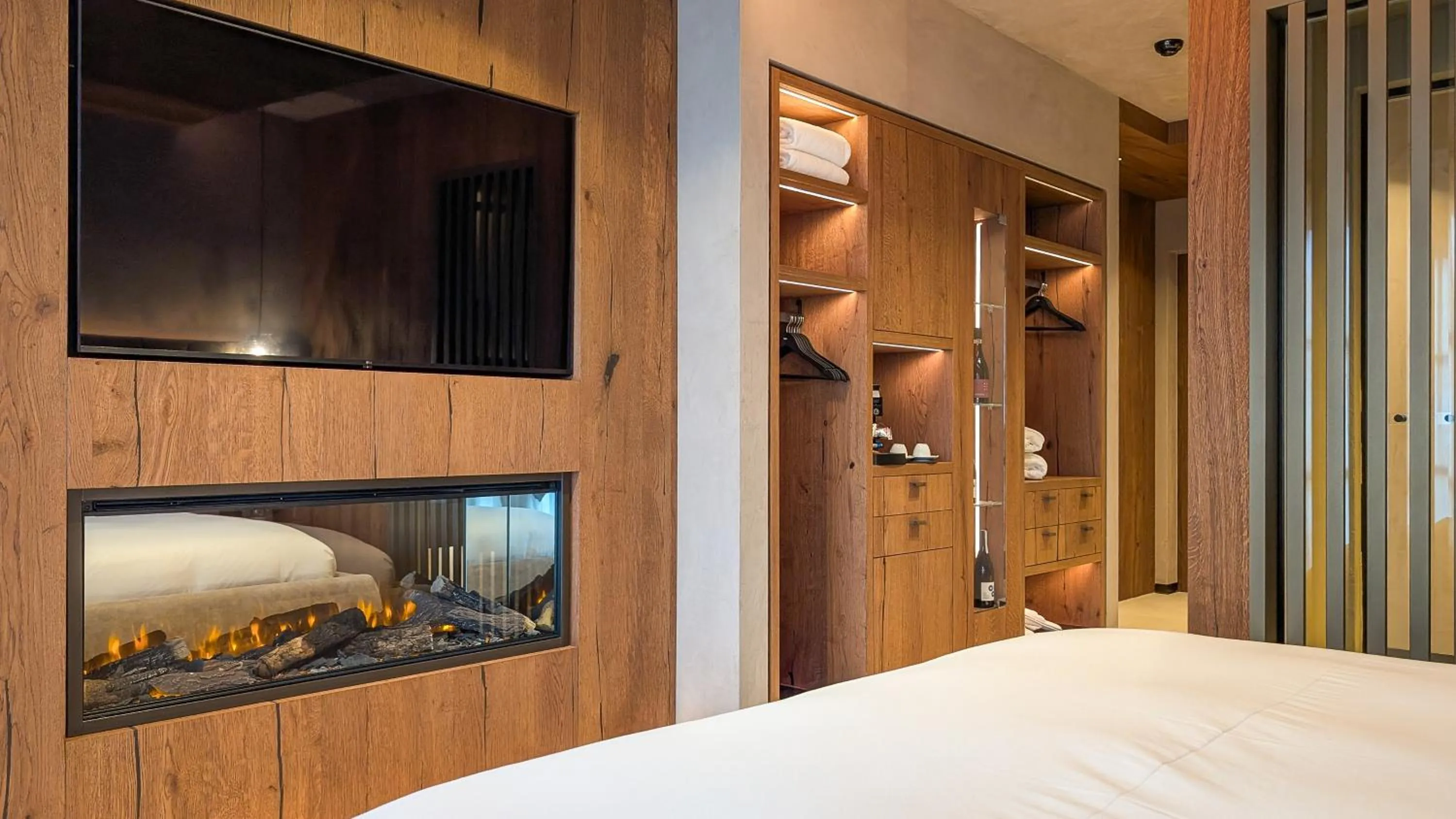 TV and multimedia, Bed in Mohe Boutique Hotel