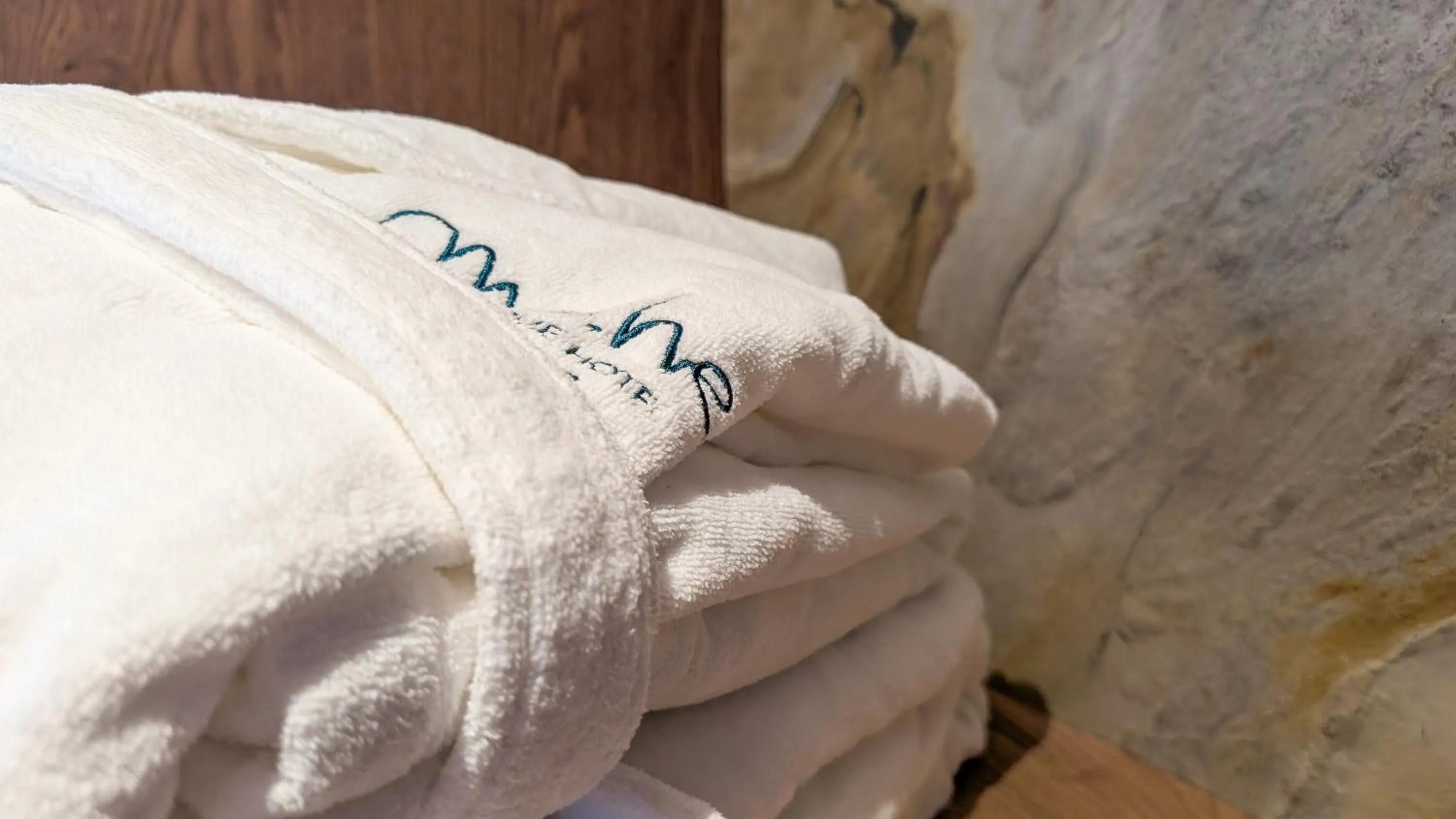 towels, Bed in Mohe Boutique Hotel