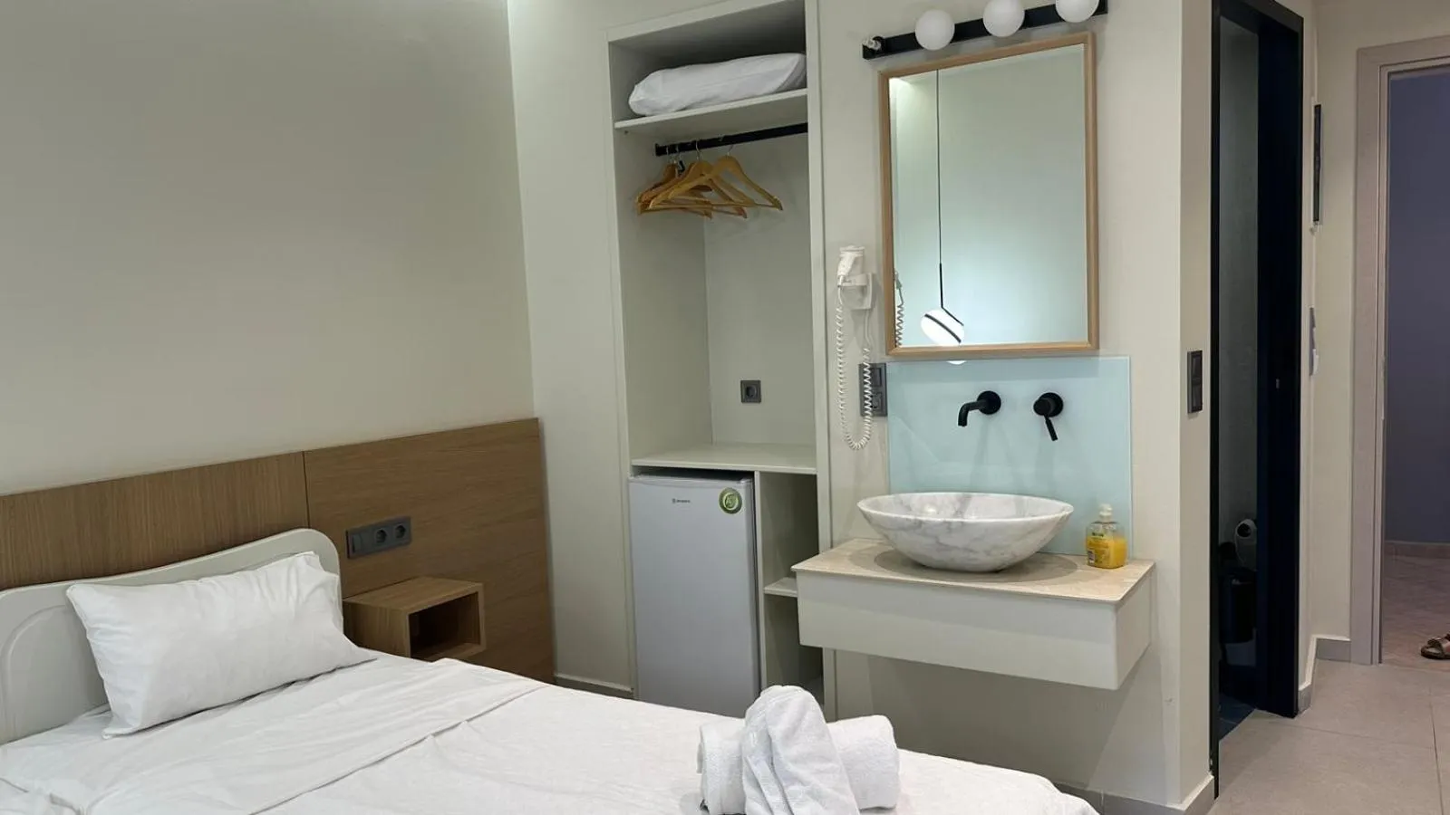 Bedroom, Bed in Anemos