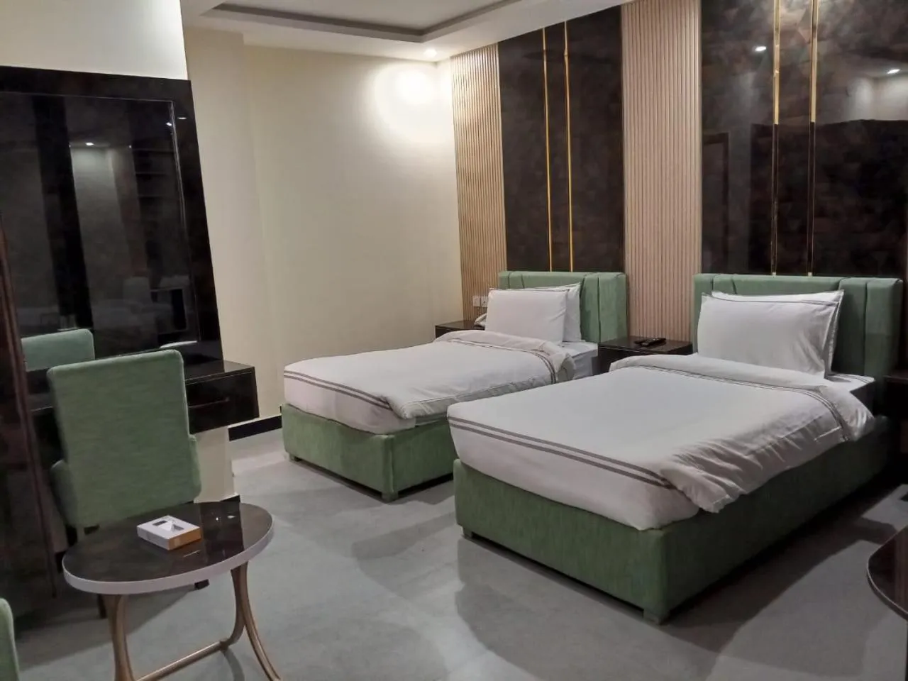 Bed in Legend Hotel Kalam
