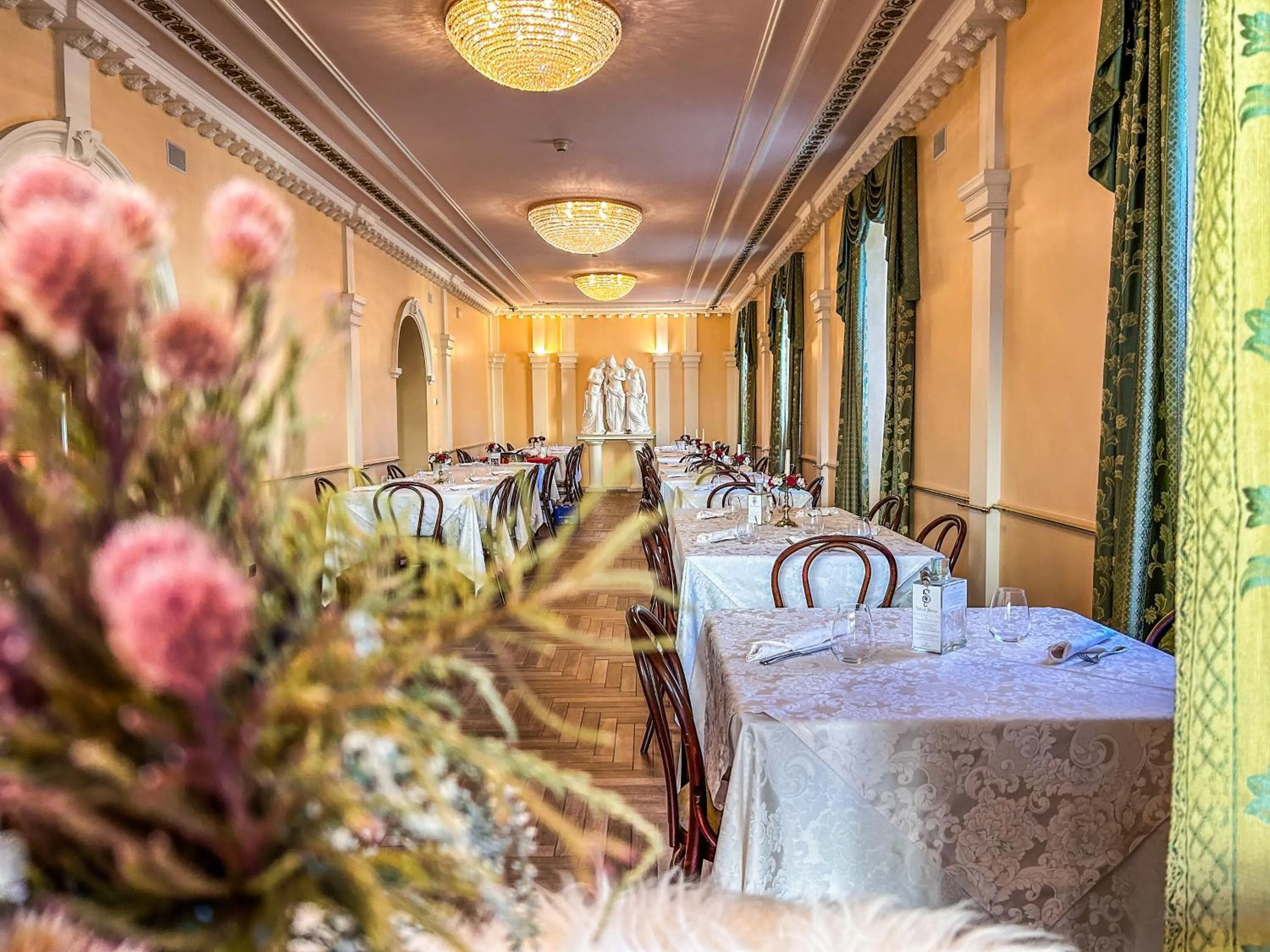 Restaurant/places to eat in Hotel Moderno Restaurant