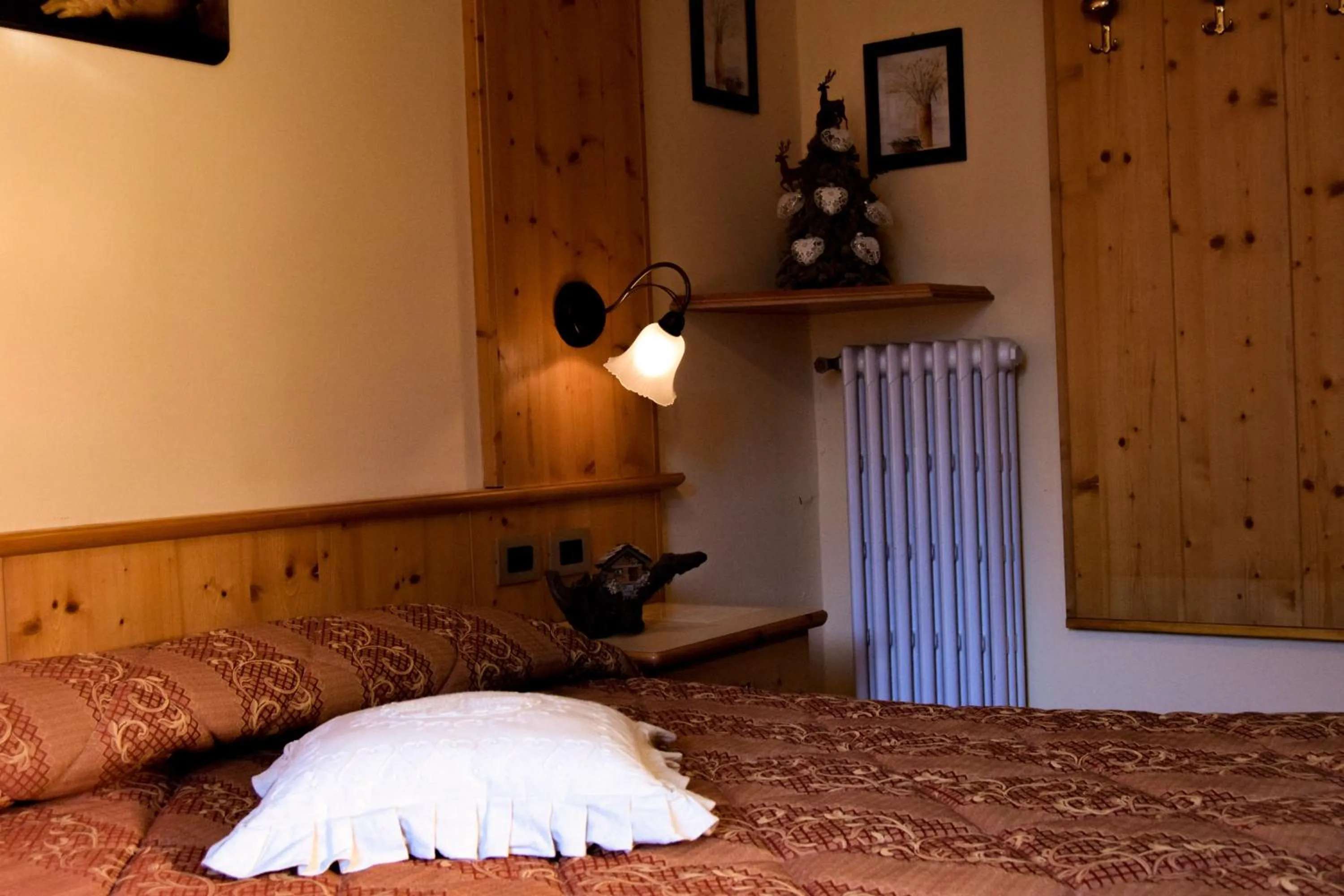 Bedroom, Bed in Hotel Moderno Restaurant