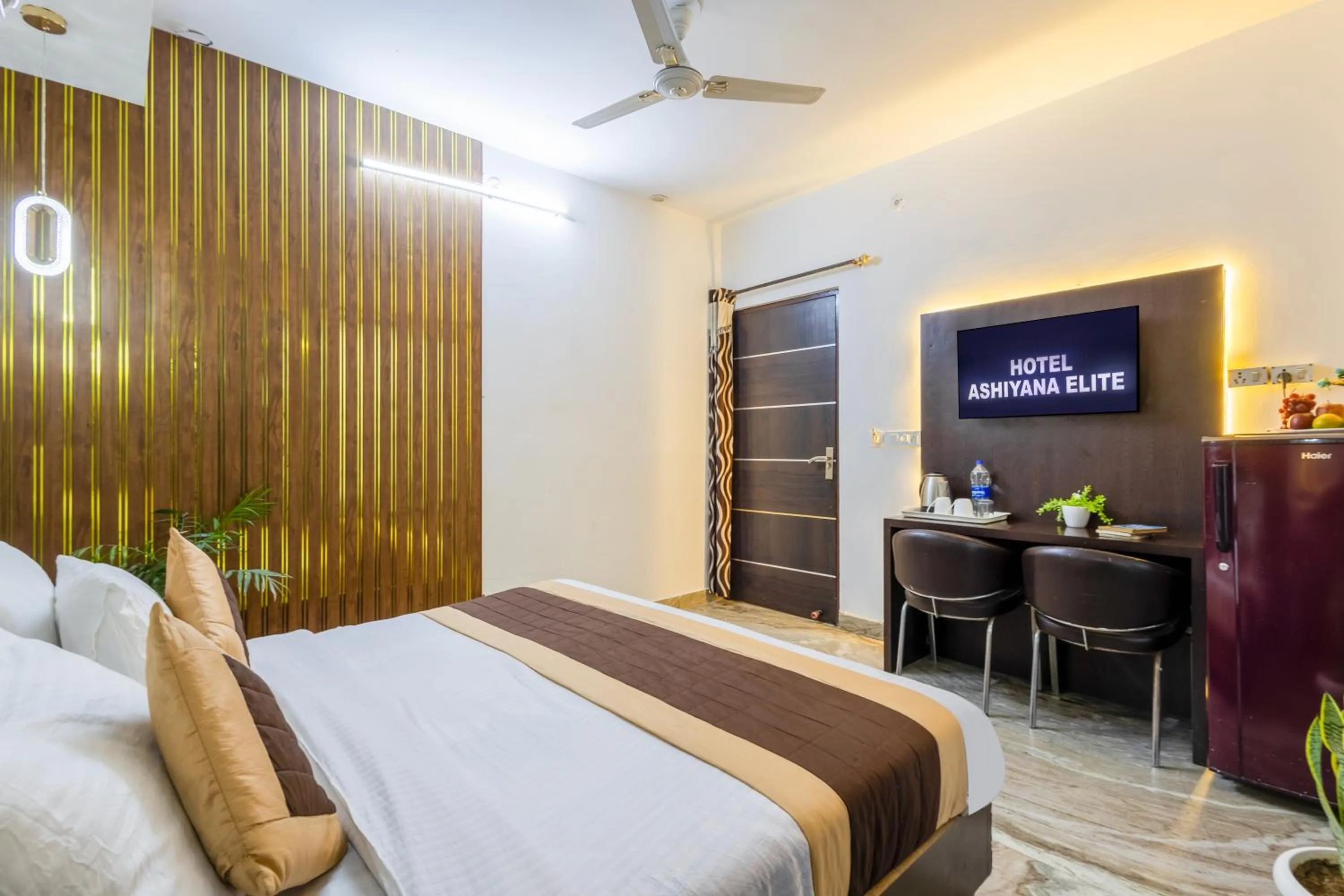 Bed in Hotel Ashiyana Elite I Near Dlf Golf Course Road I Gurgaon