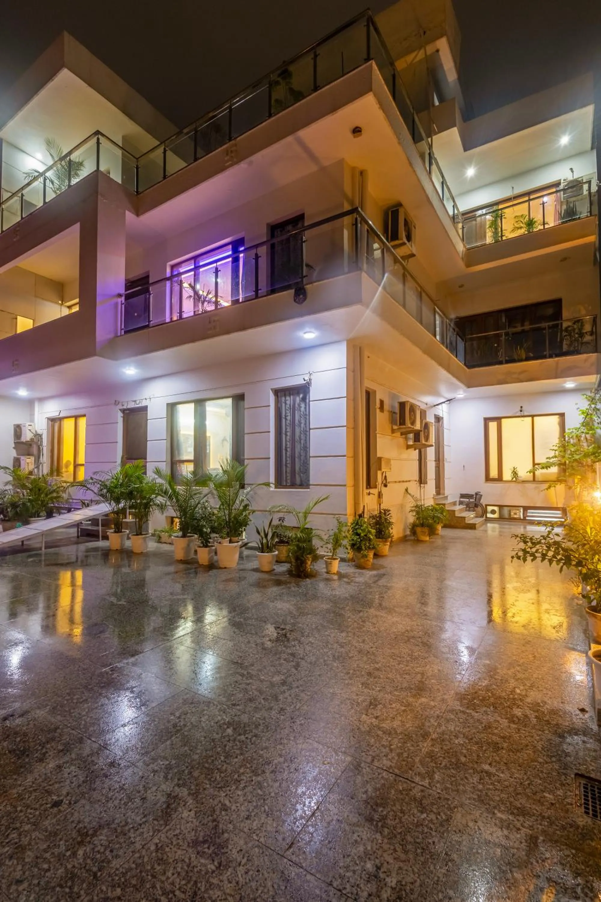 Property building in Hotel Ashiyana Elite I Near Dlf Golf Course Road I Gurgaon