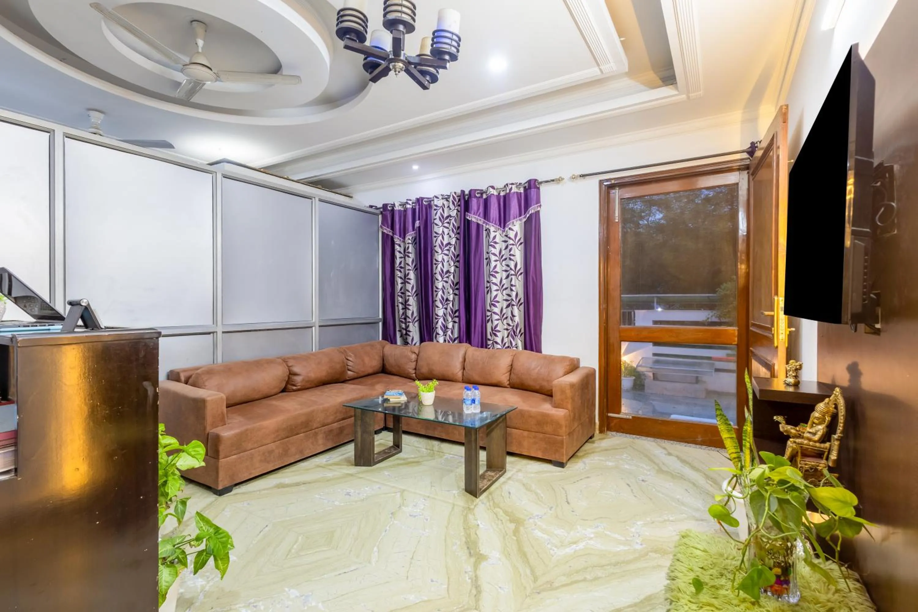 Seating area in Hotel Ashiyana Elite I Near Dlf Golf Course Road I Gurgaon