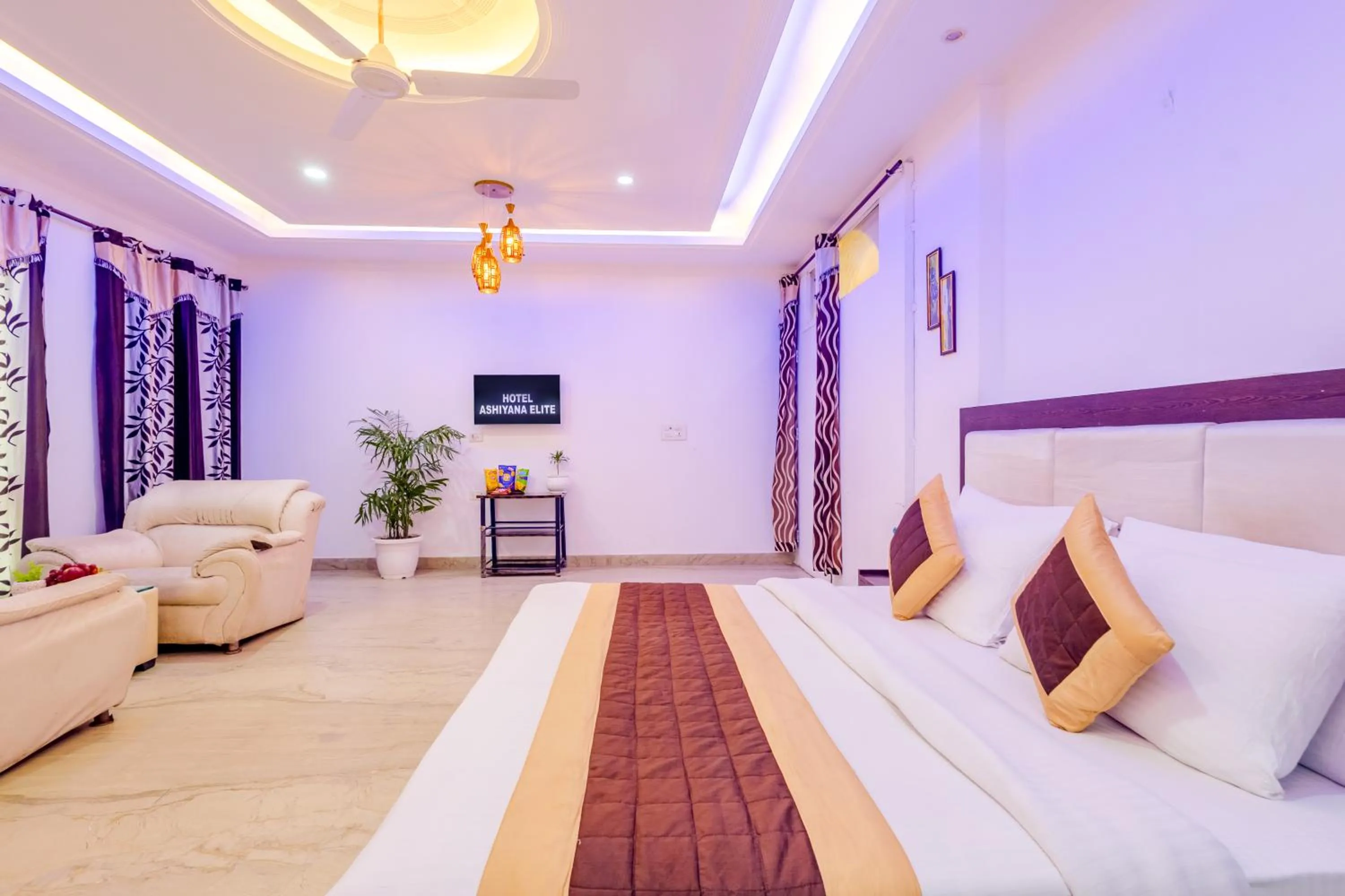 Bedroom, Bed in Hotel Ashiyana Elite I Near Dlf Golf Course Road I Gurgaon