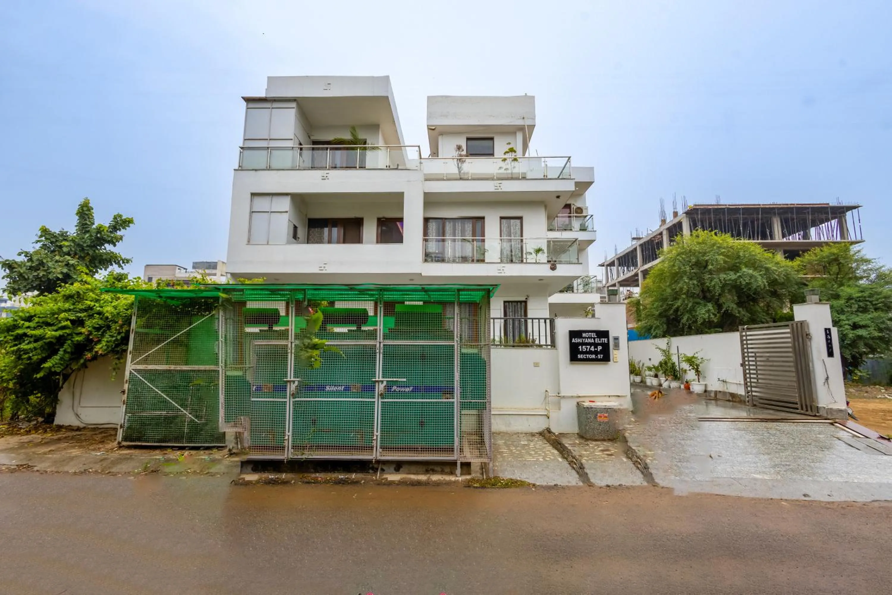 Property building in Hotel Ashiyana Elite I Near Dlf Golf Course Road I Gurgaon