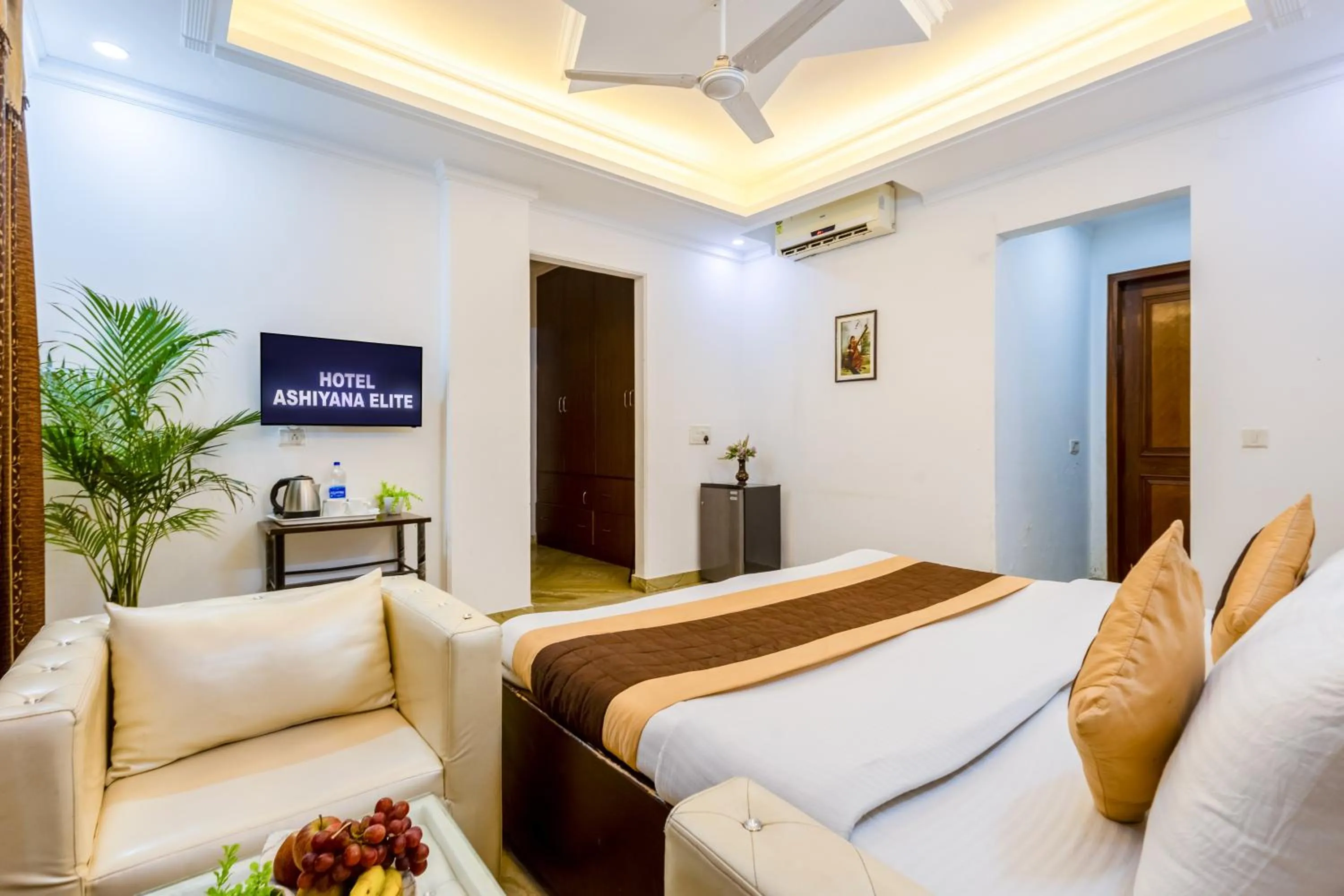 Bed in Hotel Ashiyana Elite I Near Dlf Golf Course Road I Gurgaon