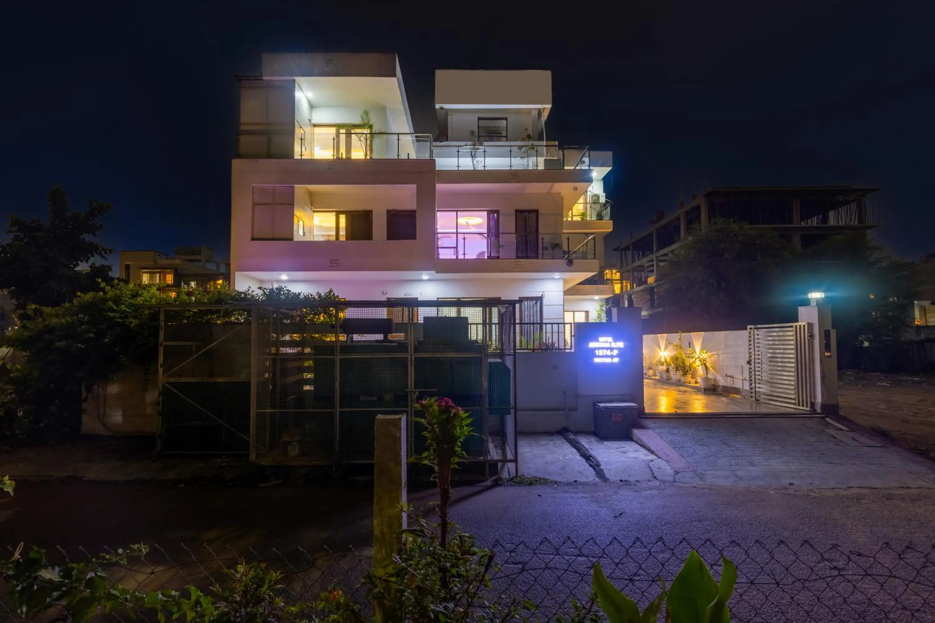 Property building in Hotel Ashiyana Elite I Near Dlf Golf Course Road I Gurgaon