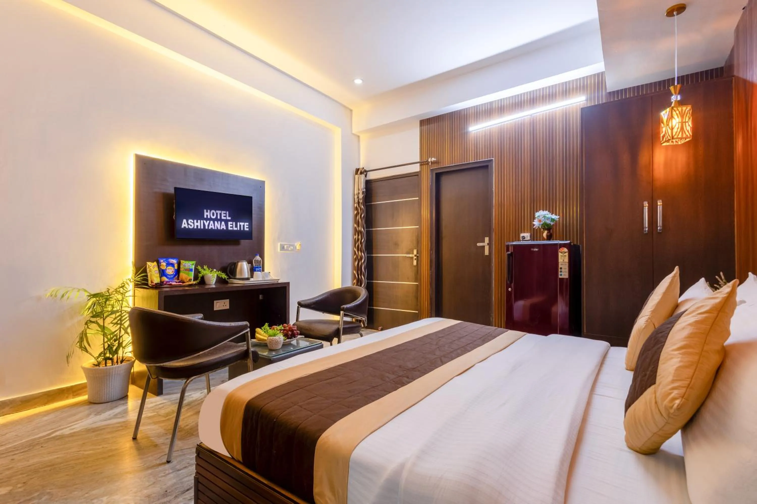 Bedroom, Bed in Hotel Ashiyana Elite I Near Dlf Golf Course Road I Gurgaon