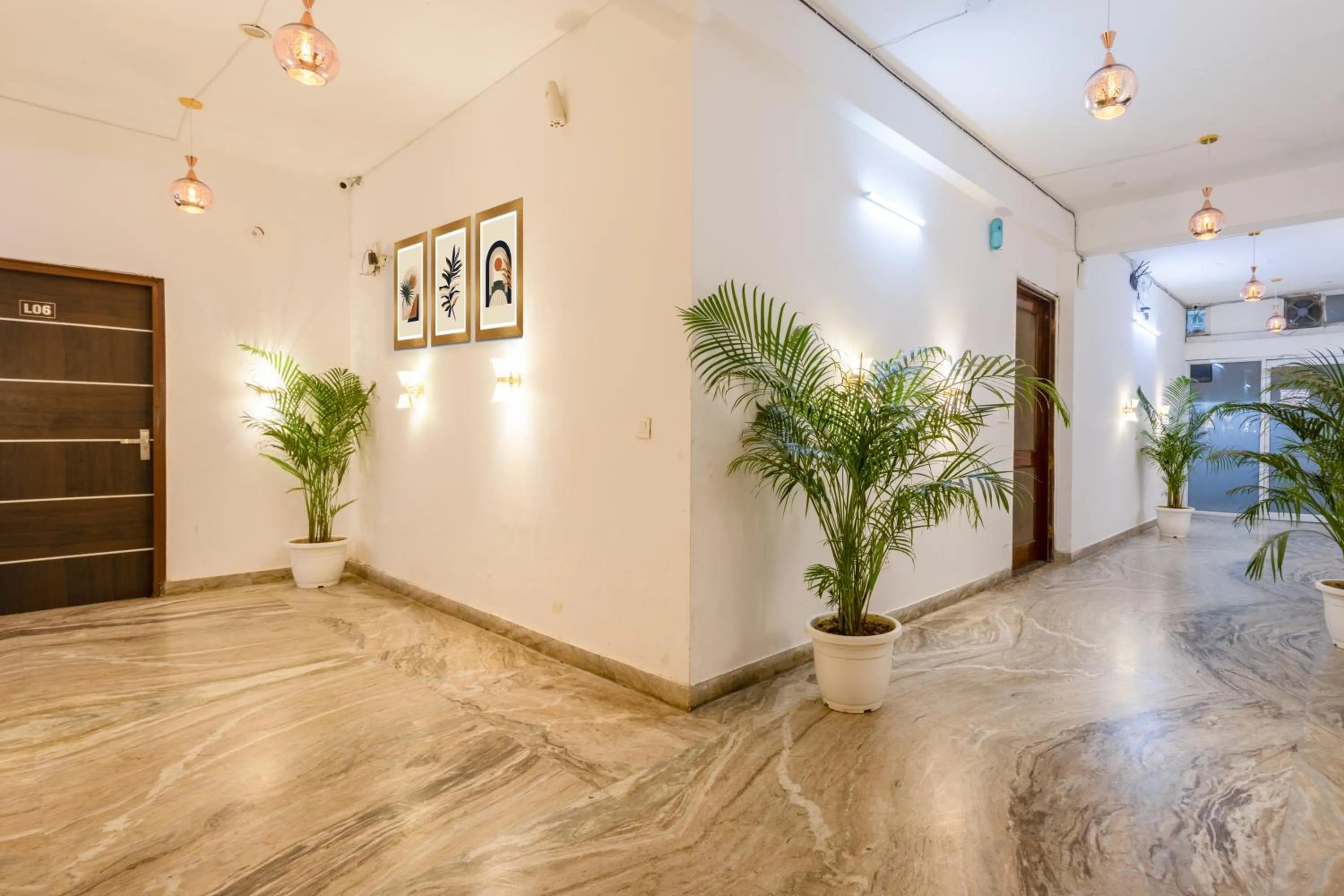 Lobby or reception in Hotel Ashiyana Elite I Near Dlf Golf Course Road I Gurgaon