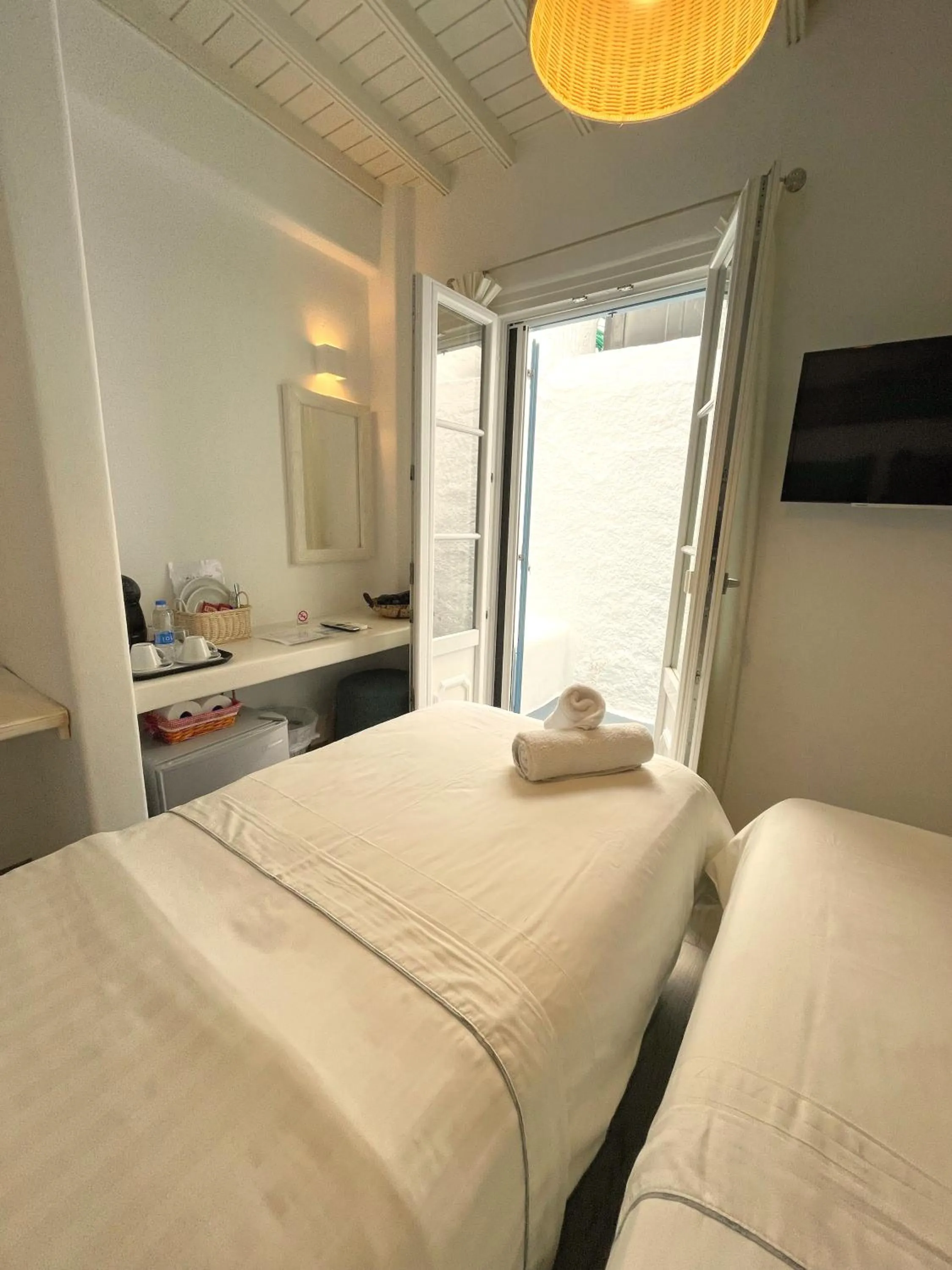 Patio, Bed in Lefteris