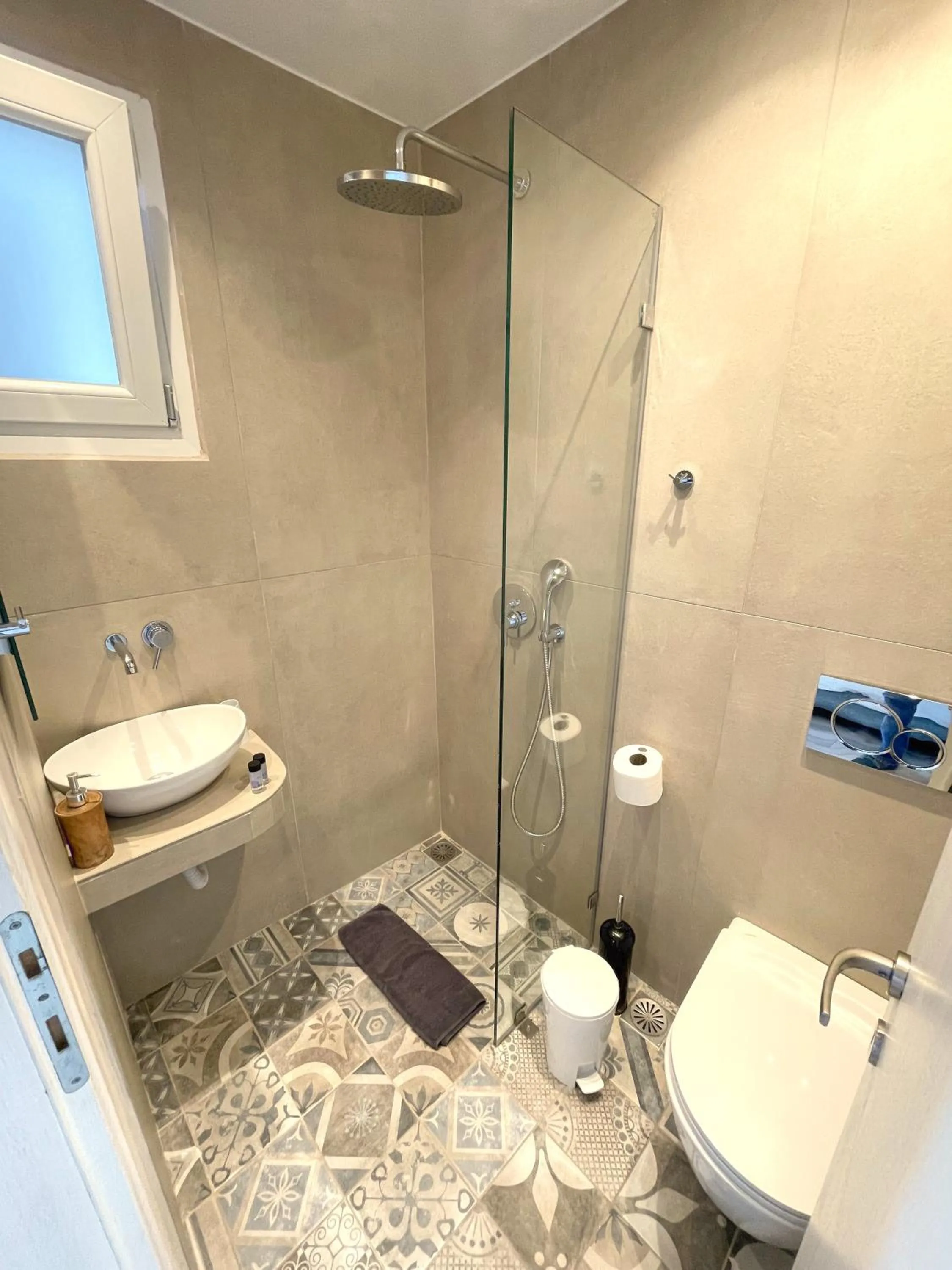 Bathroom in Lefteris