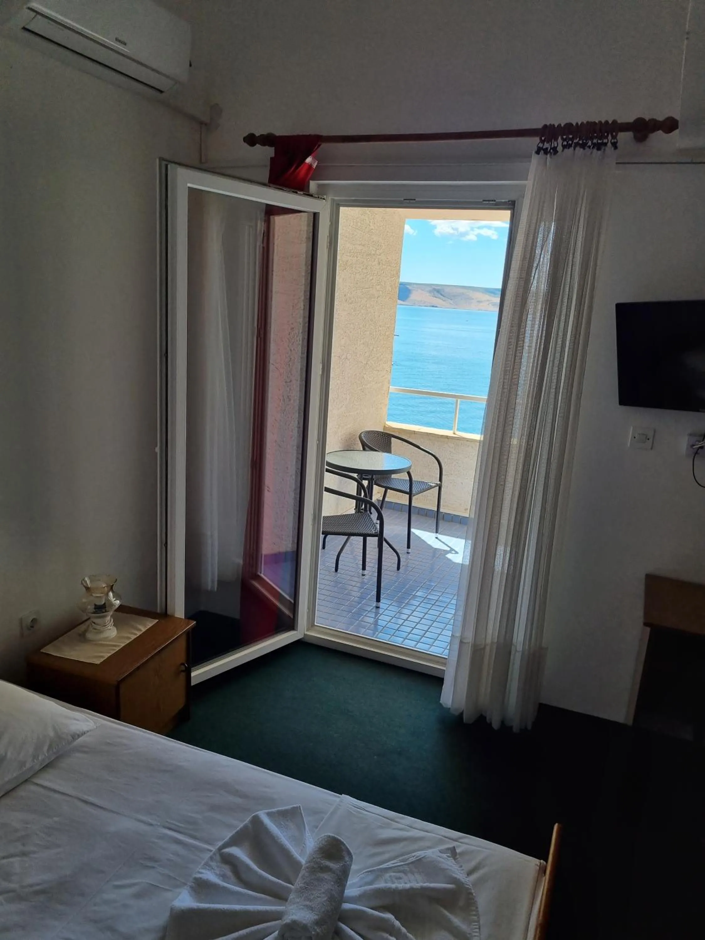 Sea view, Bed in Bed and Breakfast MIRAMAR