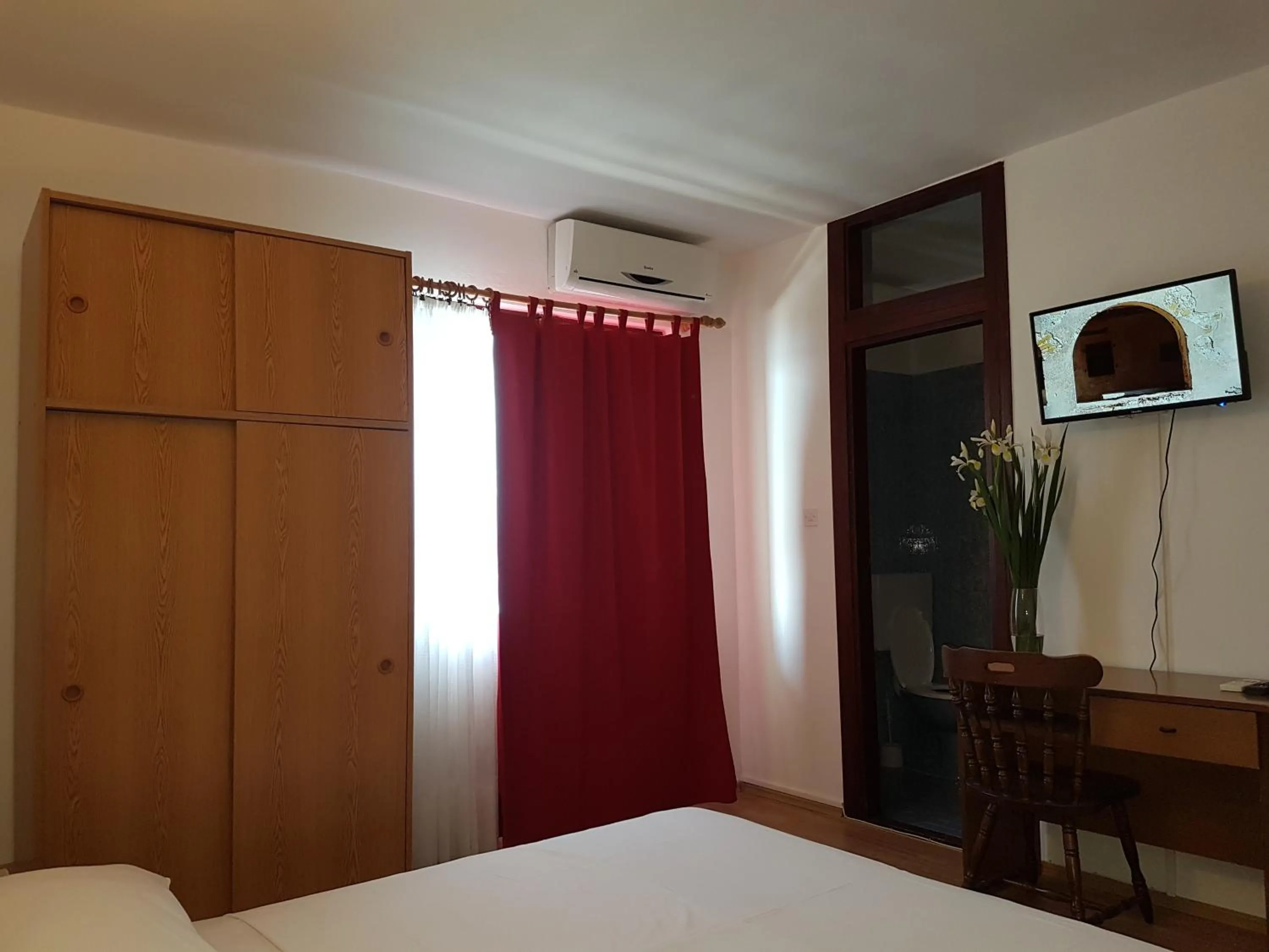 Bathroom, Bed in Bed and Breakfast MIRAMAR